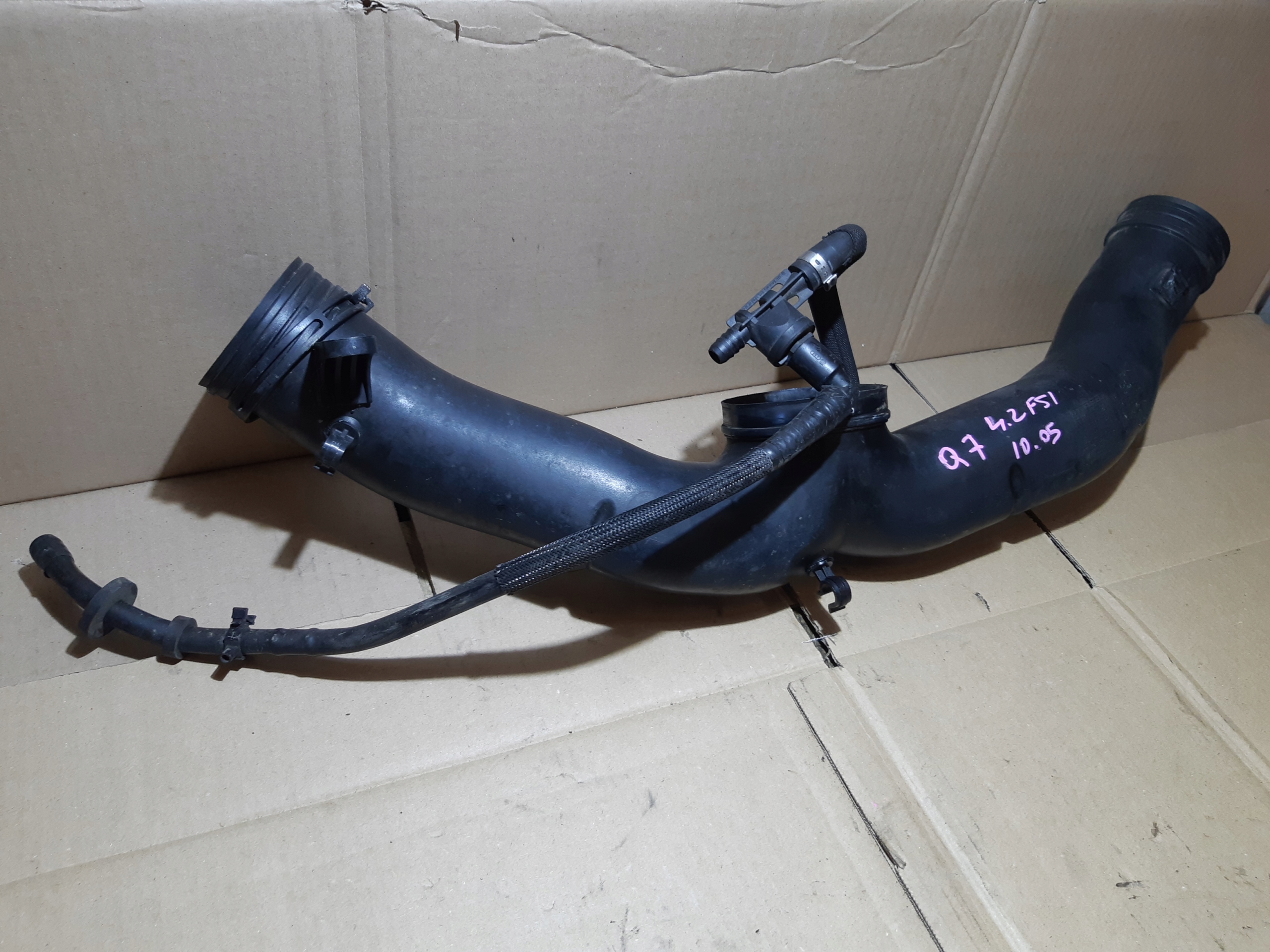AUDI Q7 4L 4.2 FSI wiring pipe air 7L8129627A