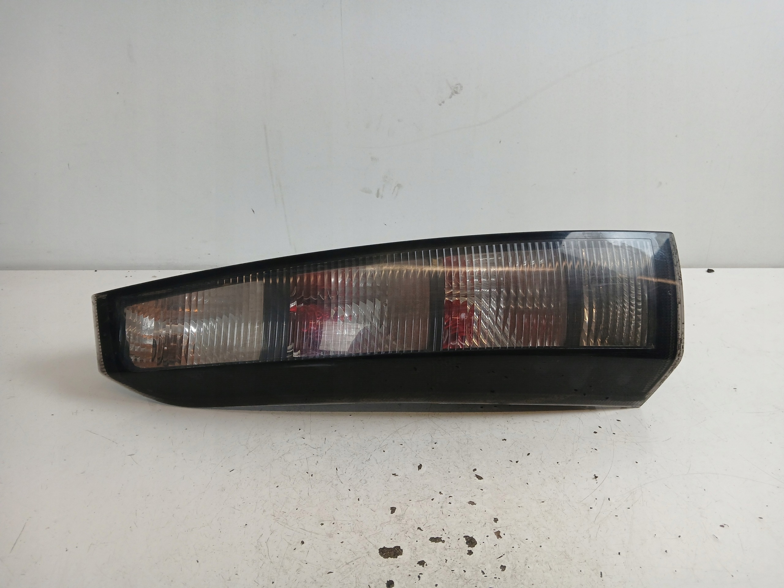 OPEL MERIVA A LIFT light left rear part