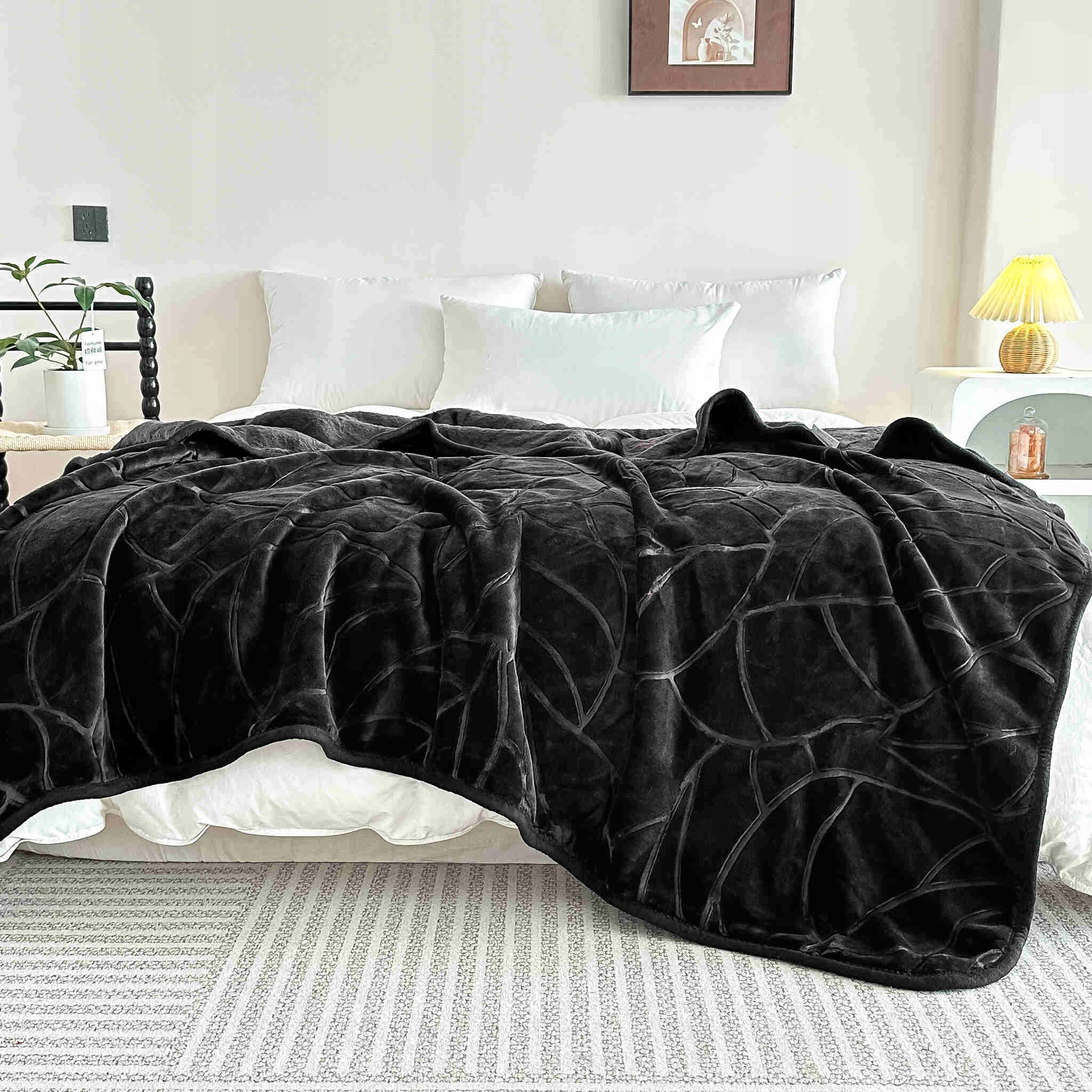 Akrylová lisovaná deka LIV 160x200 silná teplá černá