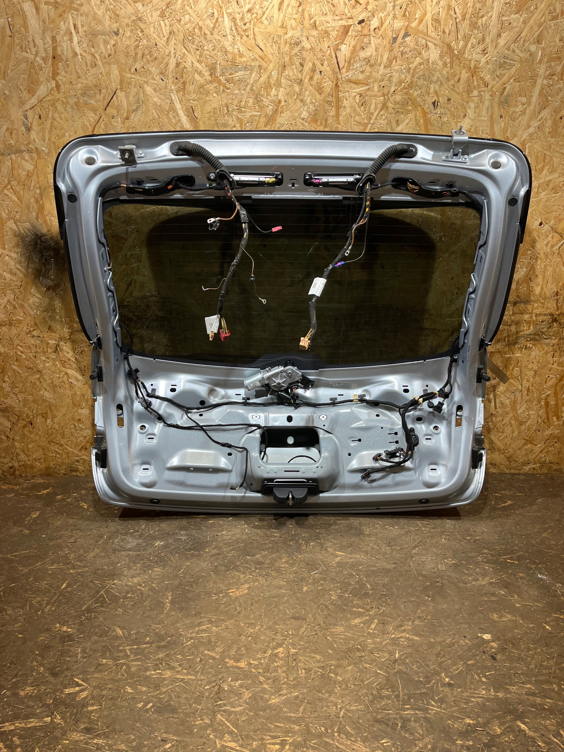 IDEALNA boot doors boot PORSCHE MACAN colour: LM7U M7U AS3 1