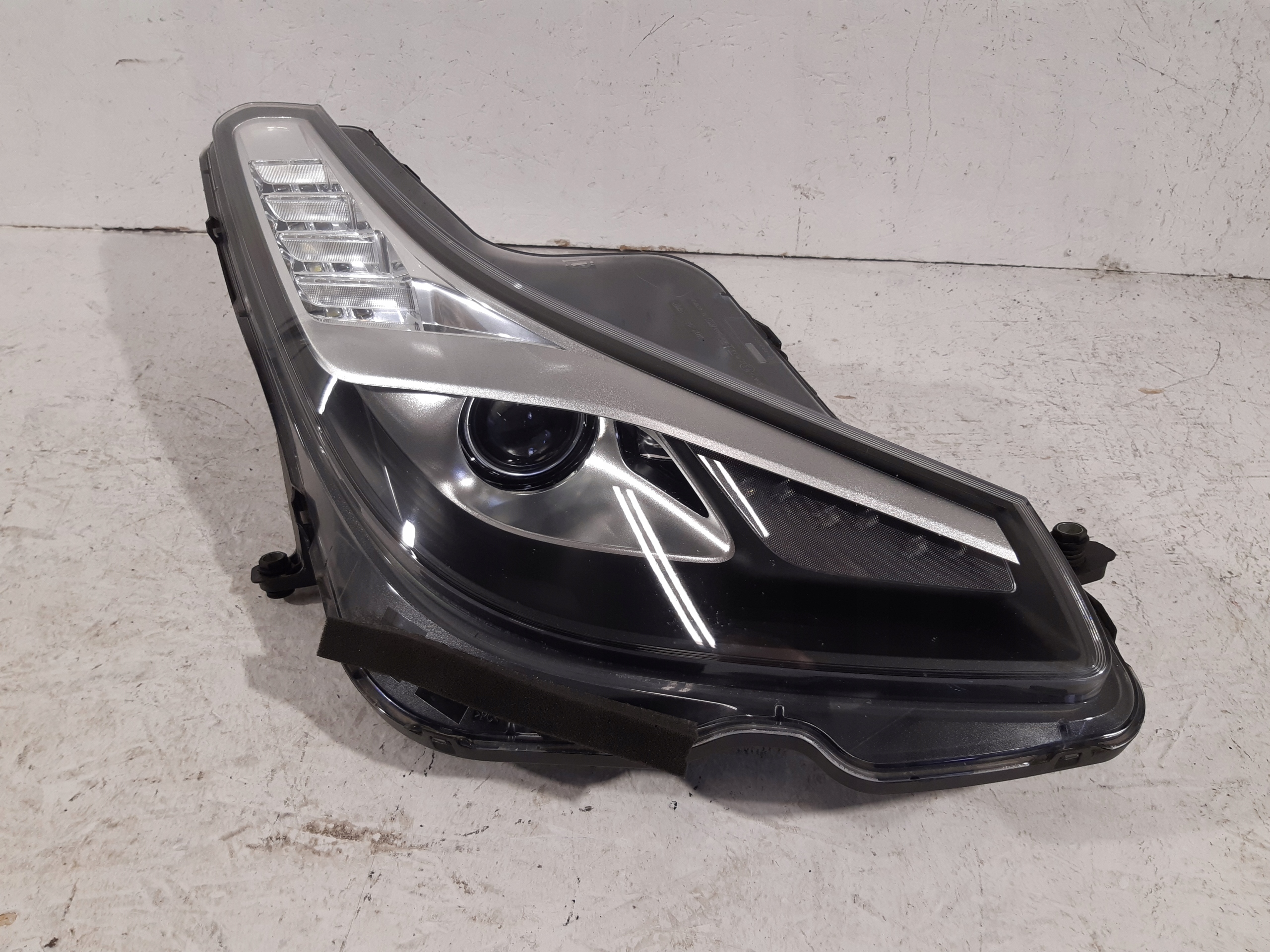 Фара правий перед Ферарі Gtc4 ЛУССО