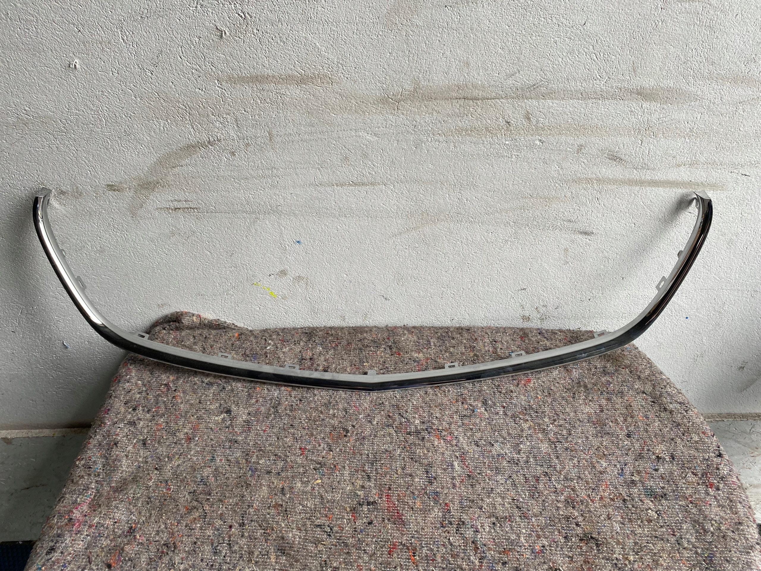 A4478880585 - Хромированная решетка капота MERCEDES V-Class w447