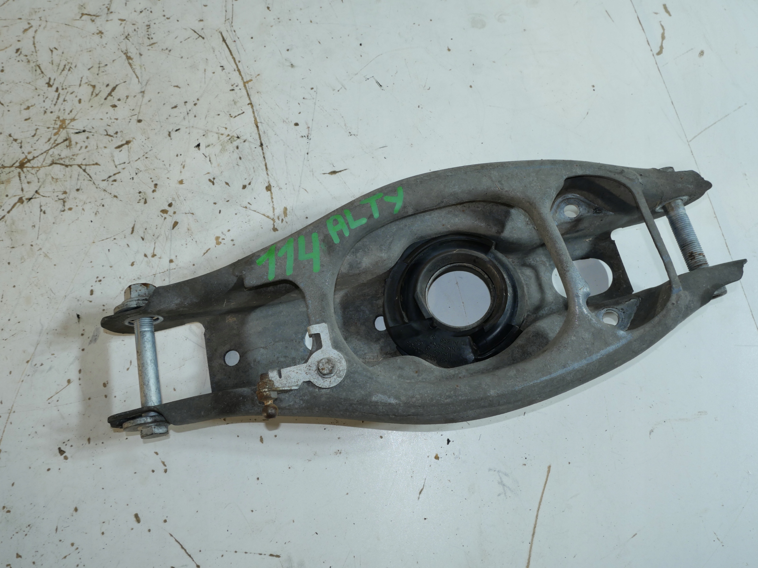 BMW 3 E92 arm rear part