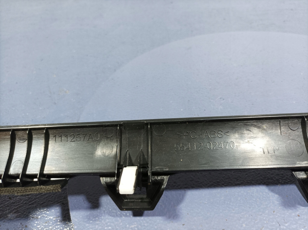 TOYOTA COROLLA XI E16 РЕСТАЙЛИНГ молдинг декор 55412-02470