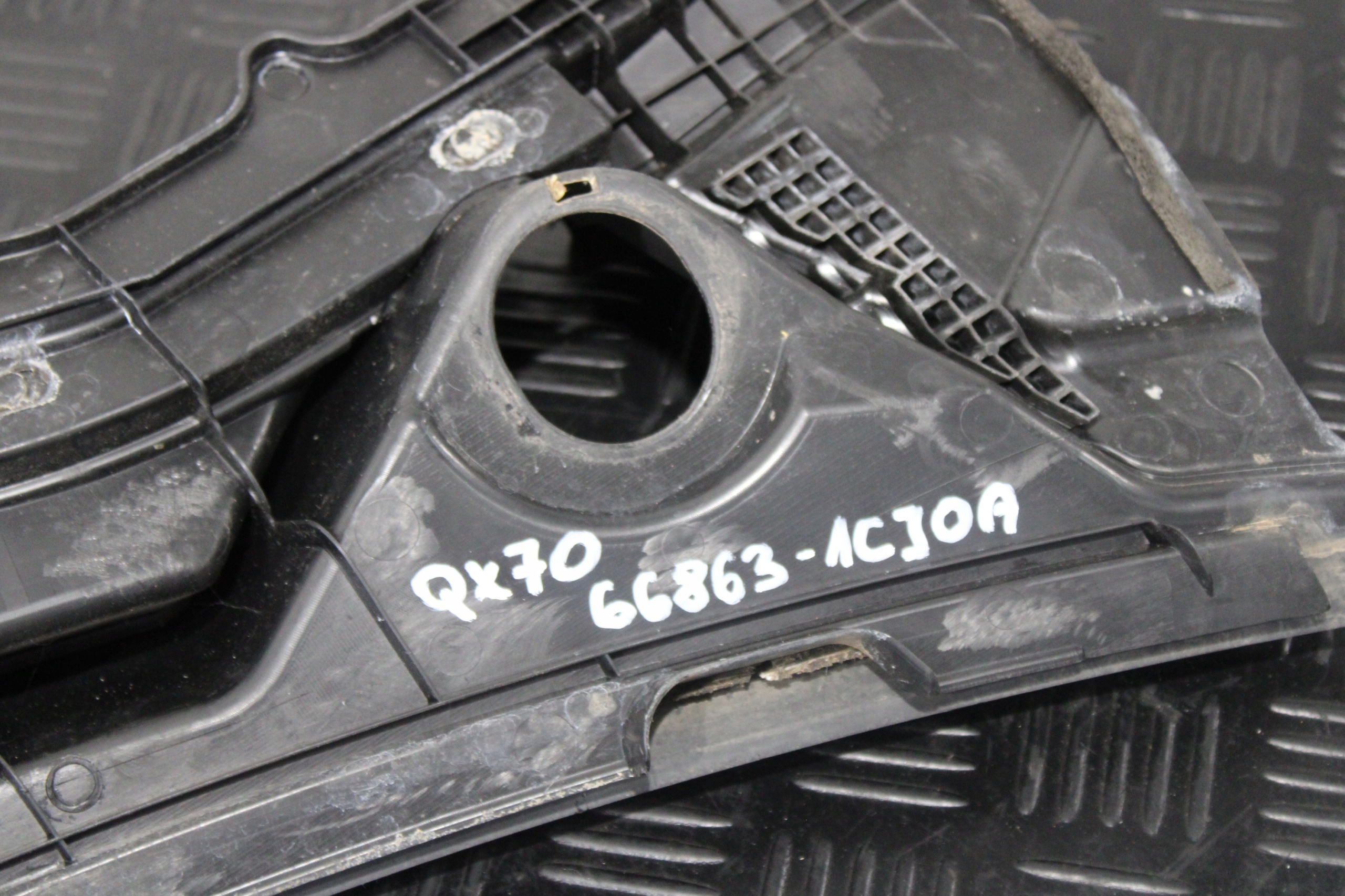 torpedo left INFINITI QX70 66863-1CJ0A