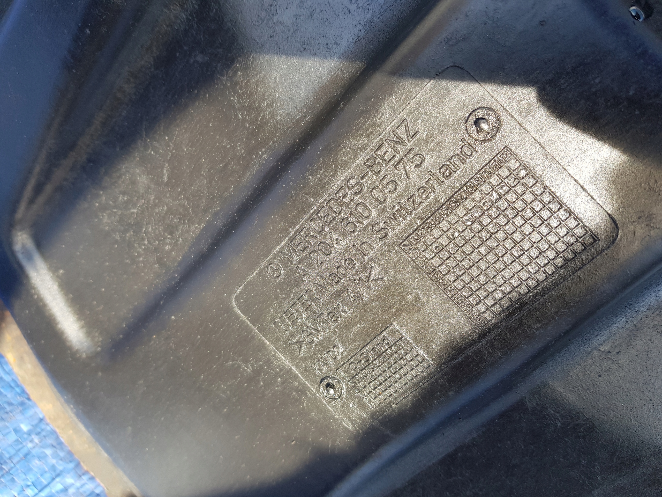 MERCEDES W207 W204 sump floor boot 2046100575