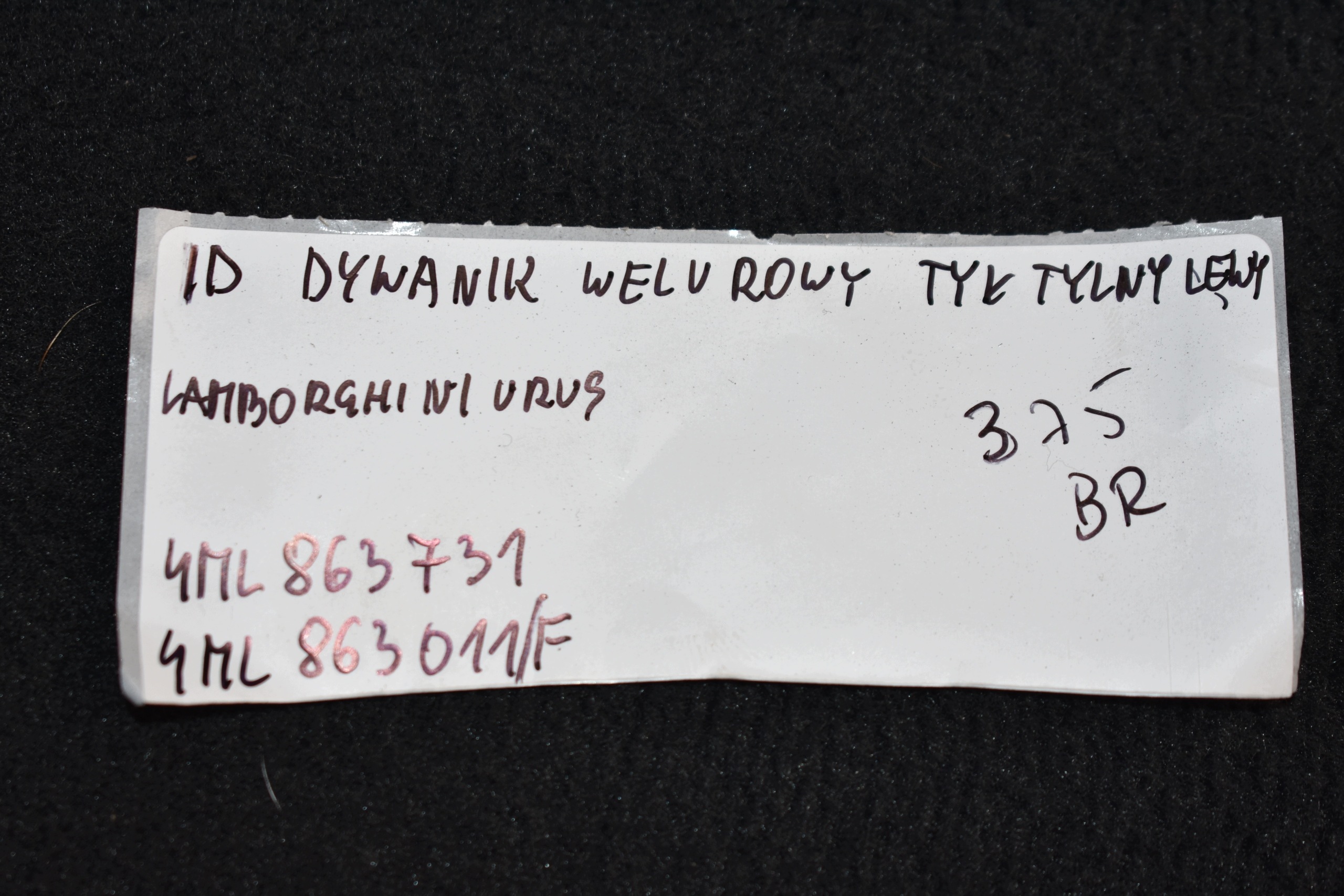 IDEALNY DYWANIK WELUROWY far hátsó bal LAMBORGHINI URUS 1