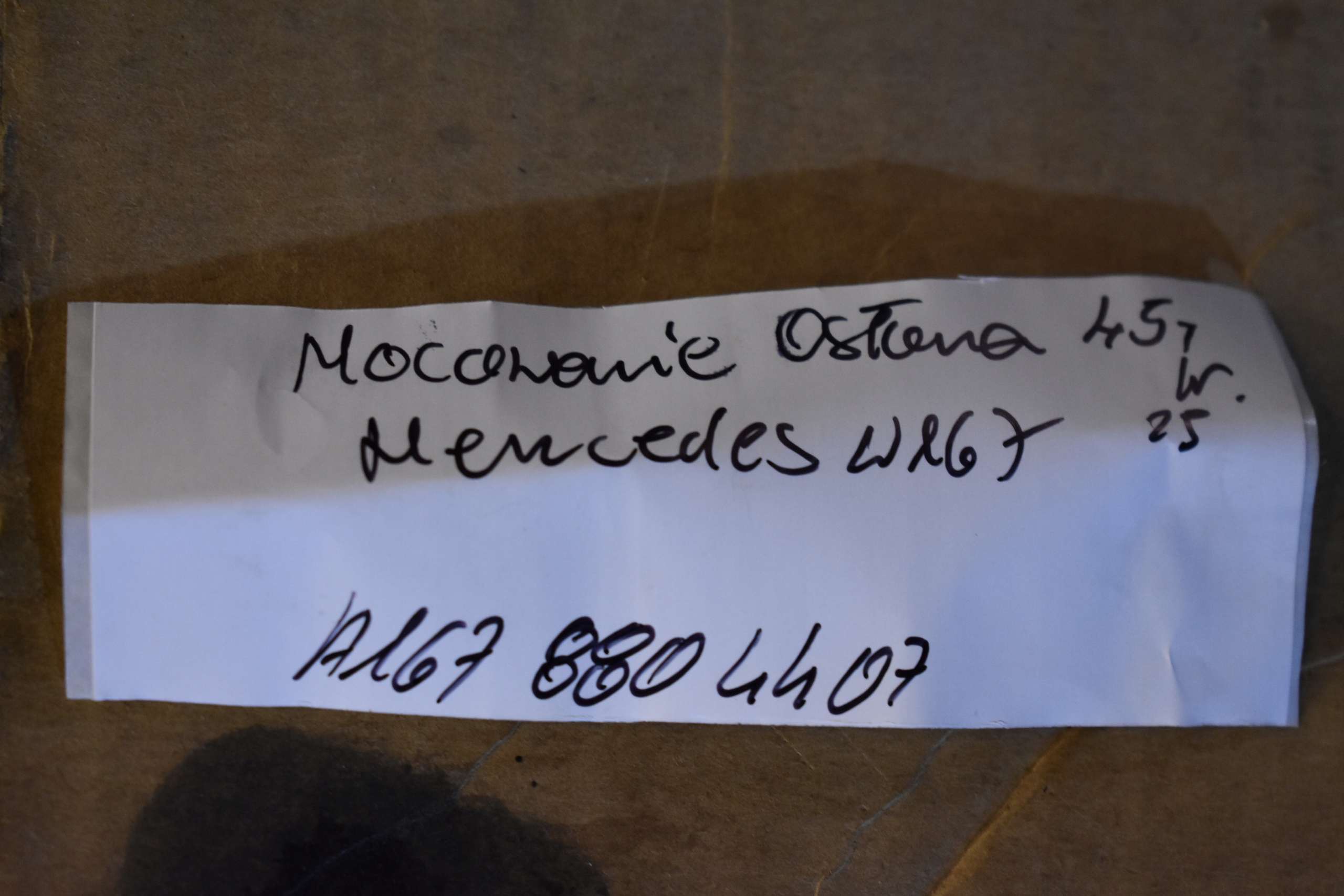 IDEALNA cover holder MERCEDES W167 1