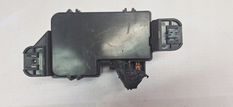 Module fusibles OPEL MOKKA 1.7 CDTI 826166