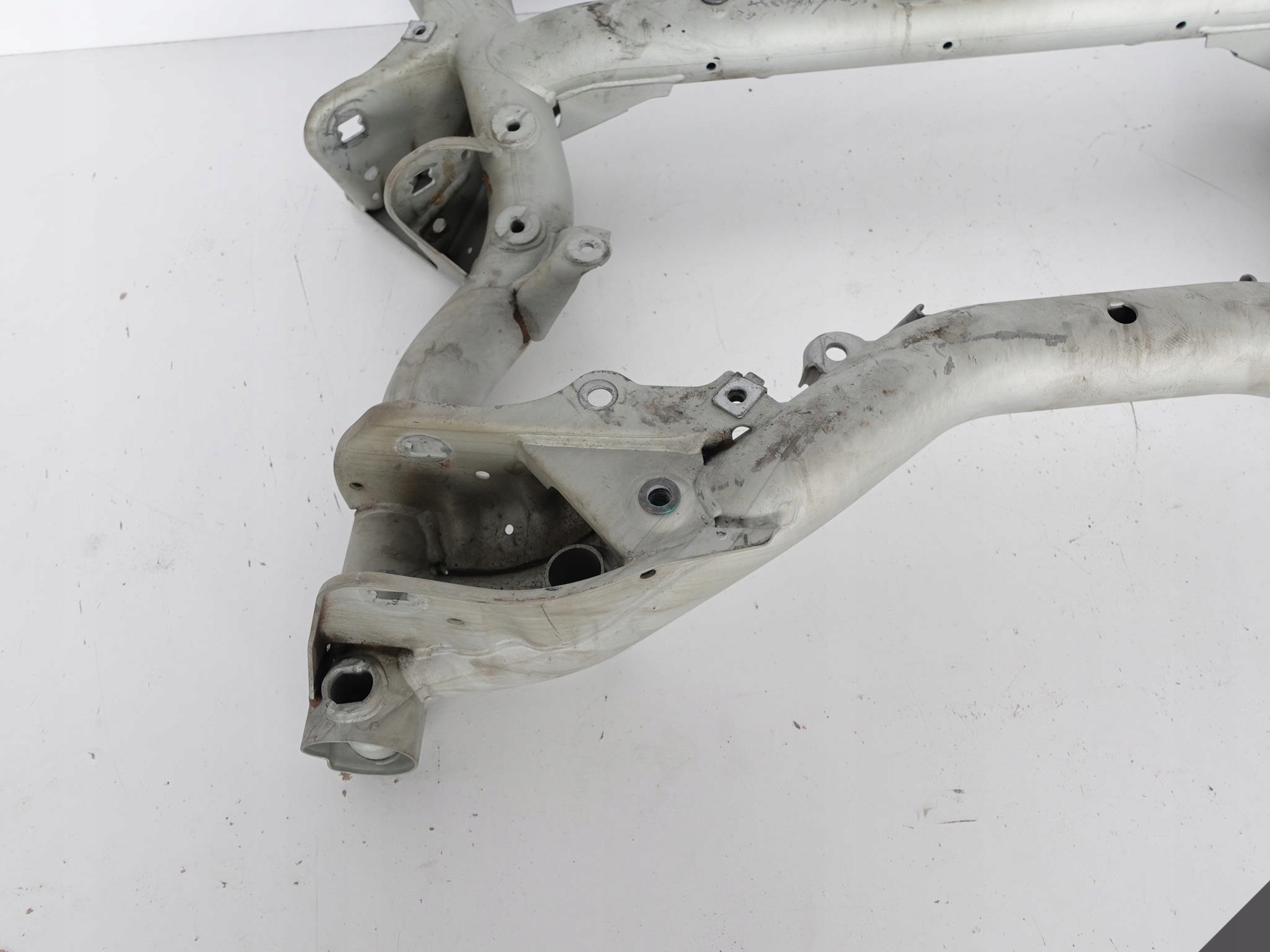 MERCEDES CLS W218 E W212 axle beam subframe front 100KM
