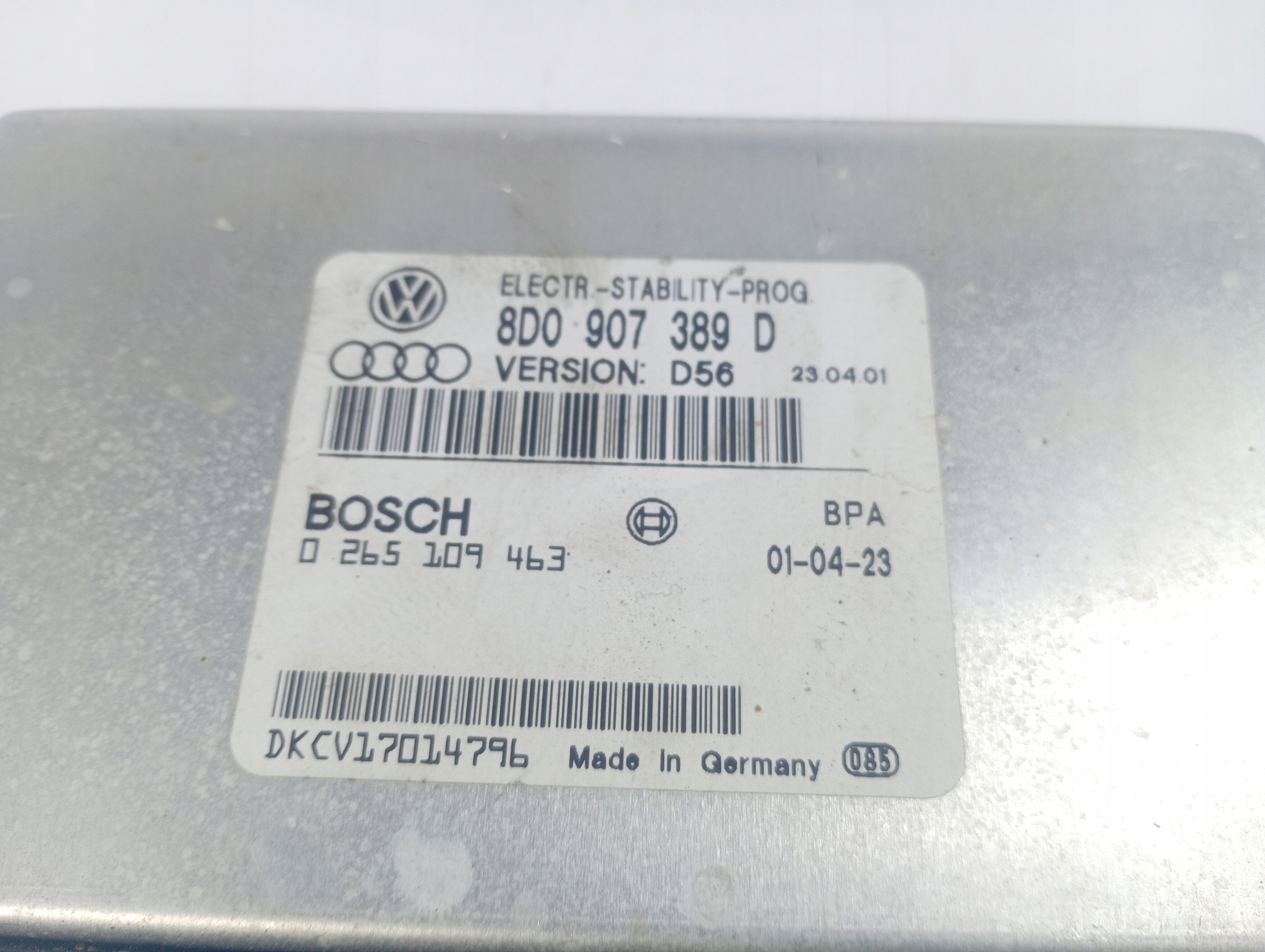 Audi A4 B5 94-01 computer control unit of the engine OE 8D0907389D