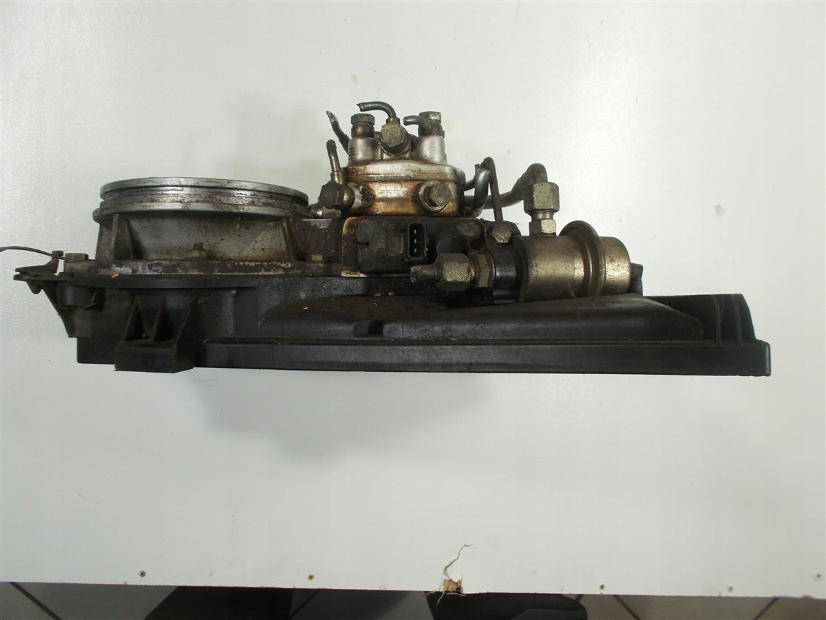 ROZDZIELACZ PALIWA VW AUDI 026133353 0438121011 Producent części Bosch