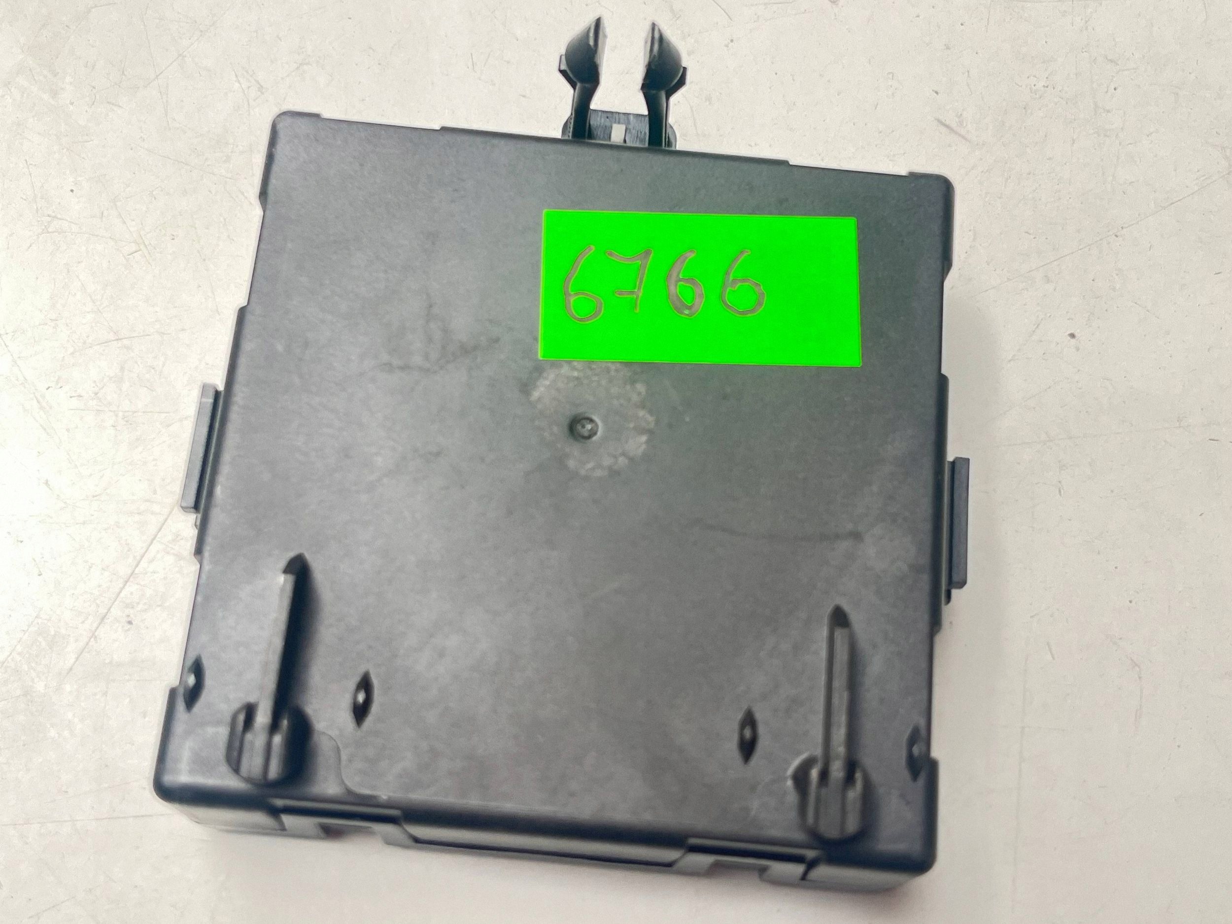 module door front left MERCEDES-BENZ E A207 A2129001529