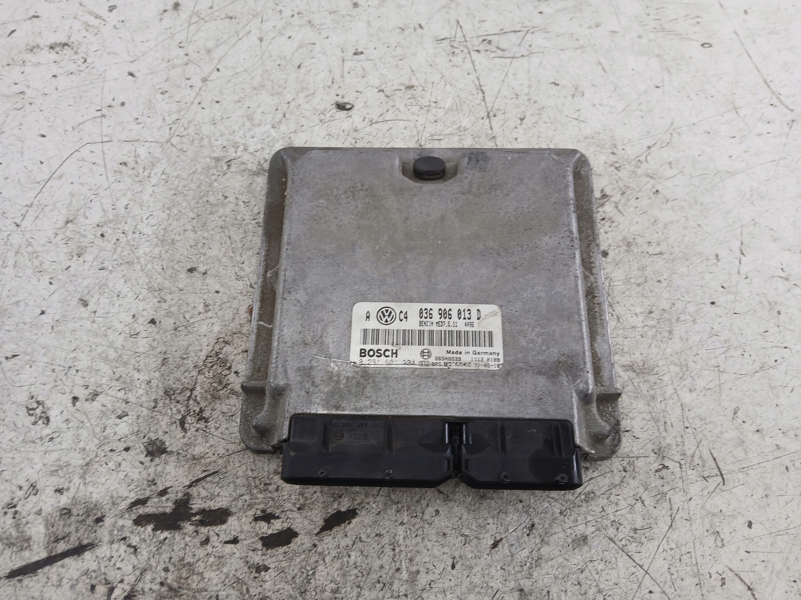 VW GOLF IV 1.6 FSI control unit of the engine 036906013D