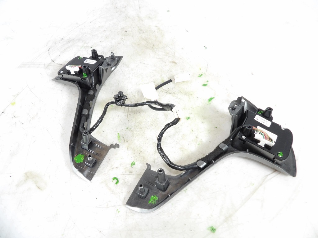 Commandes MULTIFUNKCJI Volant MAZDA 6 GH GS1G664M0