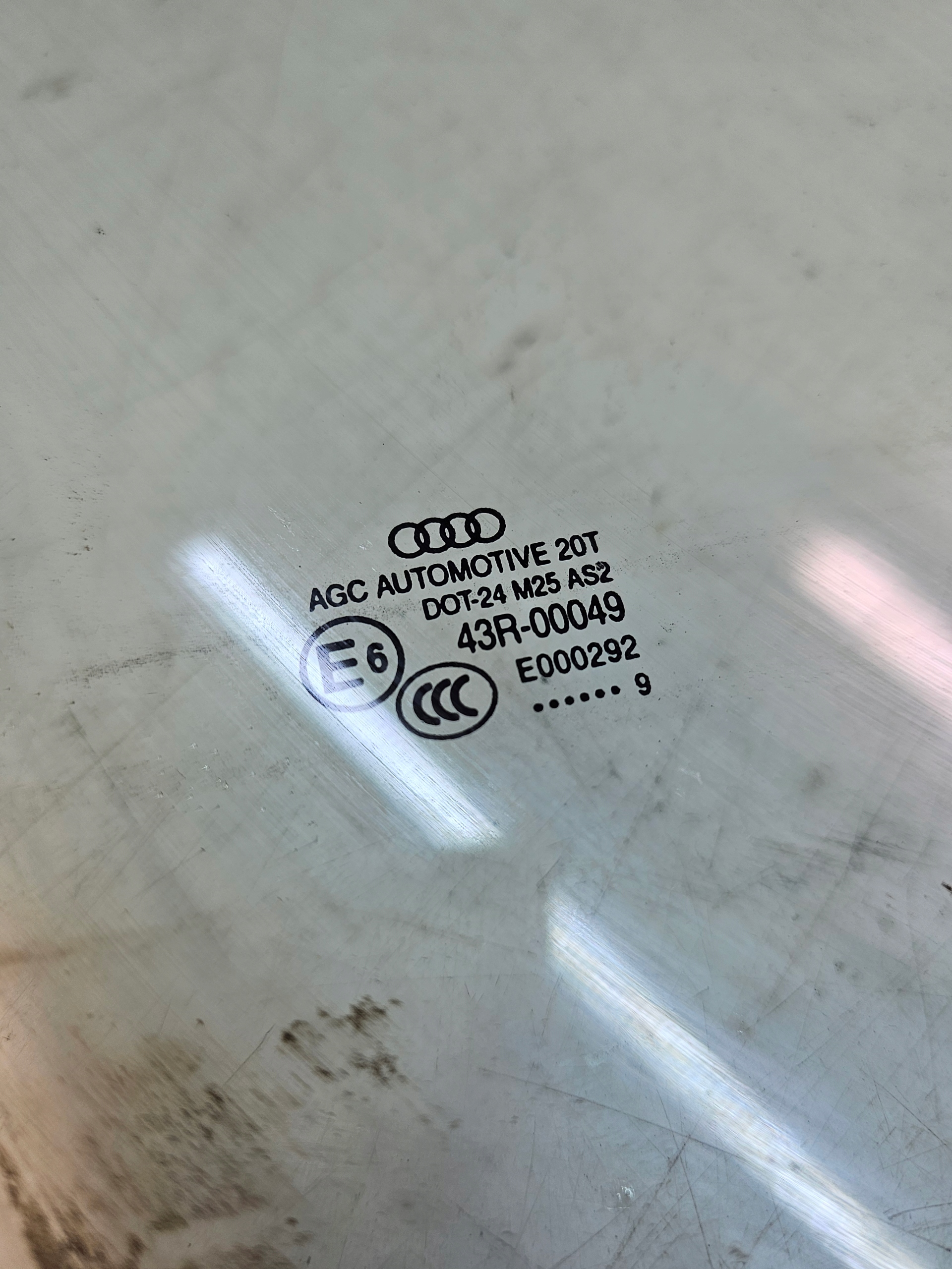 window side door right front AUDI Q5 8R 2009R