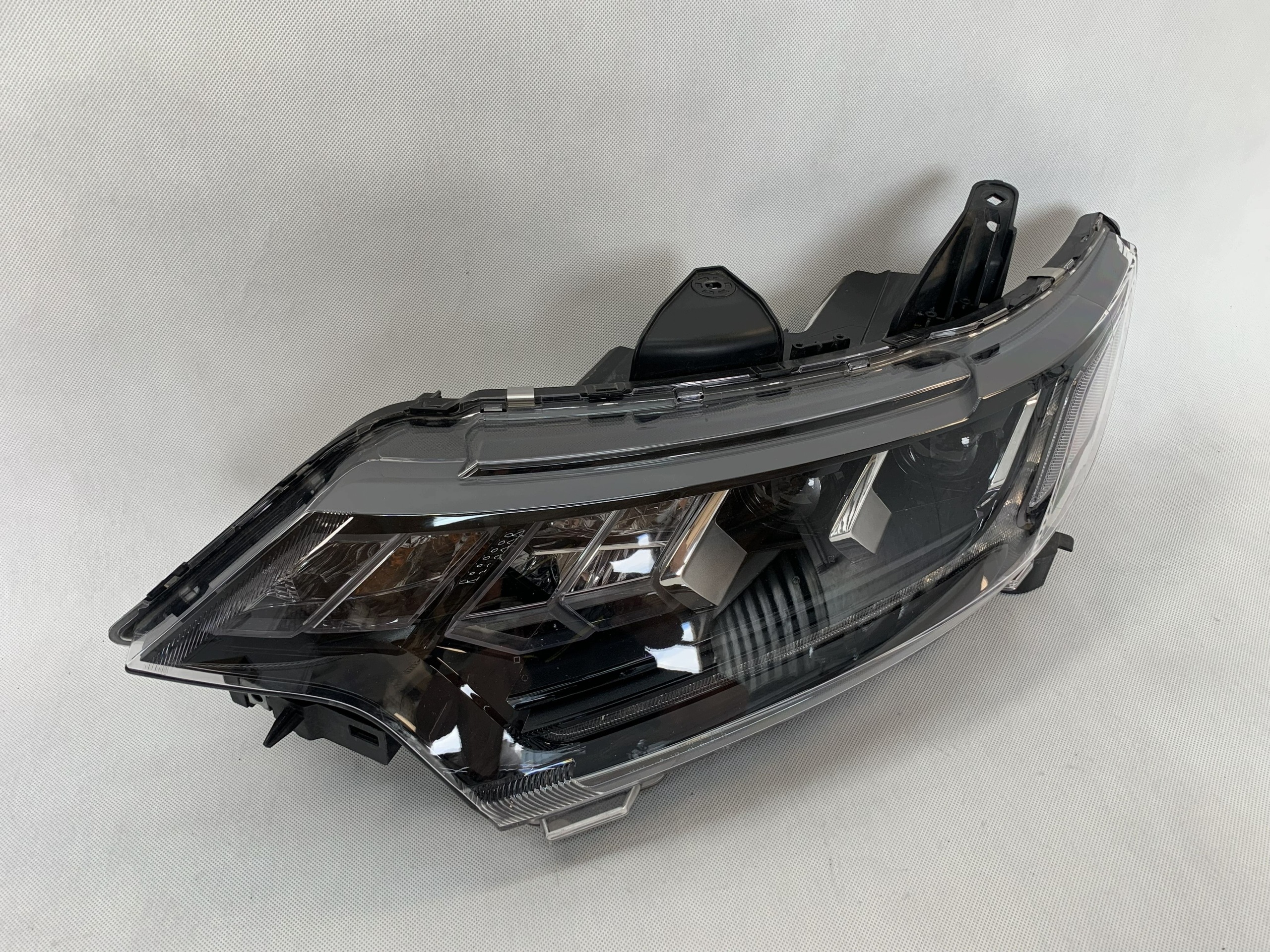 light front left reflektor Mitsubishi Outlander 3 Lift 19-21 F.LED 05.26