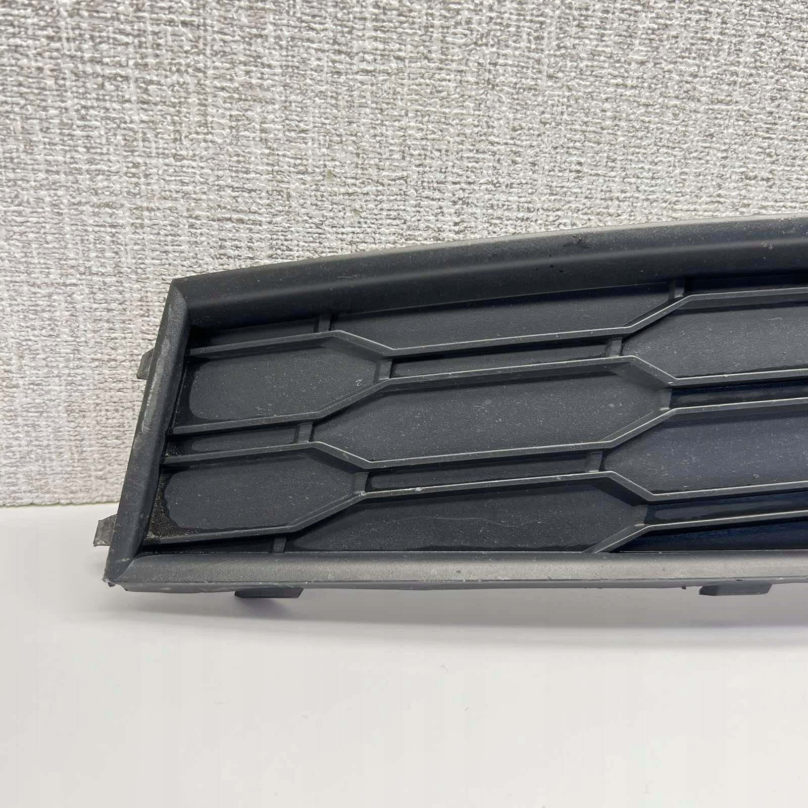 SKODA KAMIQ 2019- right spoiler grid of a bumper front 657807682A