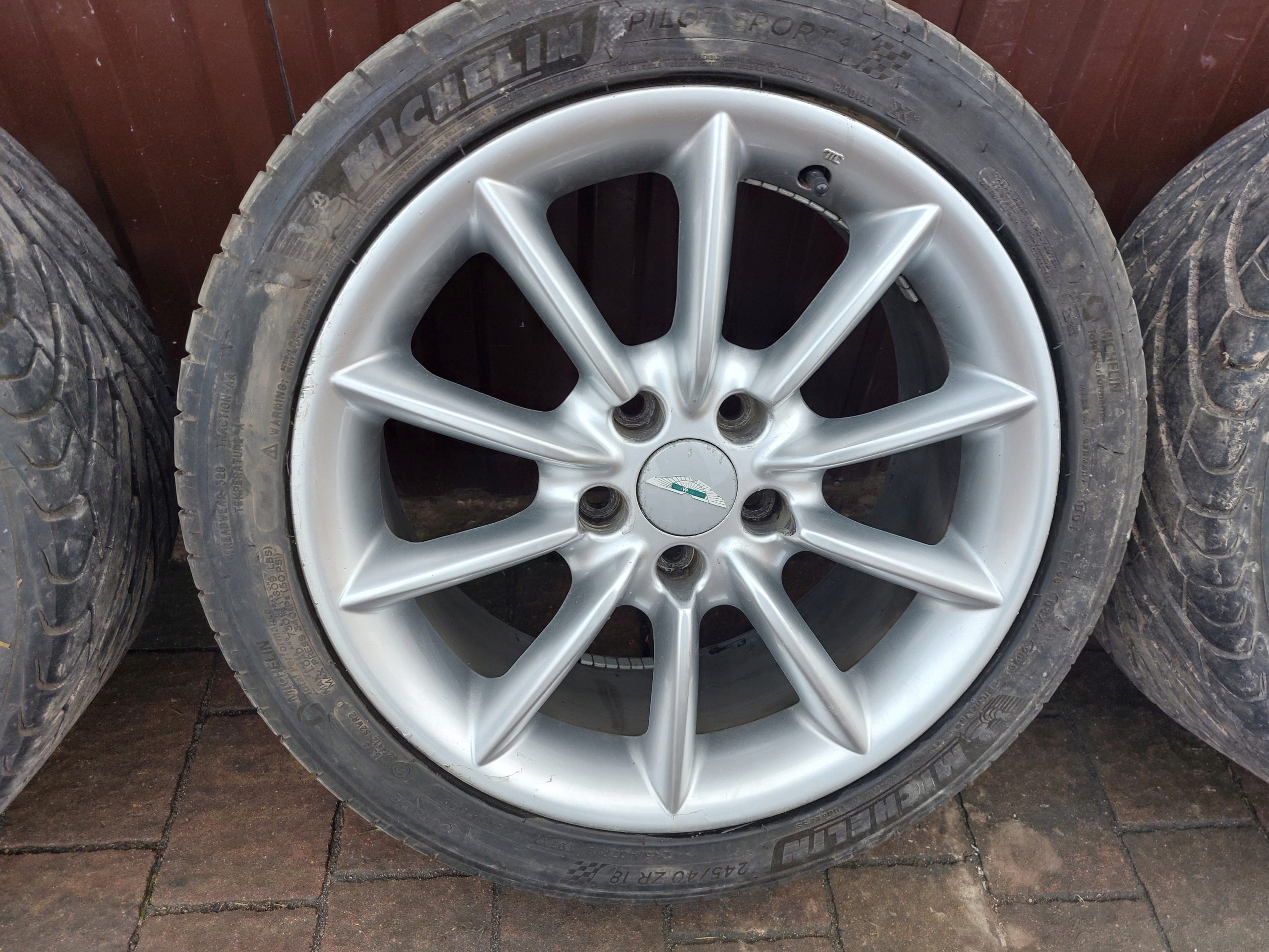 disk předek ASTON MARTIN VANTAGE DB9 18 CALI 36-120943-AB