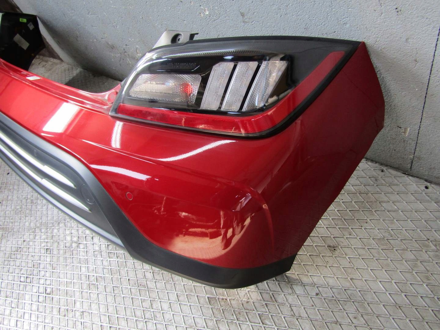 KONA EV ELECTRIC LIFT 22R ZDERZAK TYŁ TYLNY TYLNI Y2R Producent części Hyundai OE