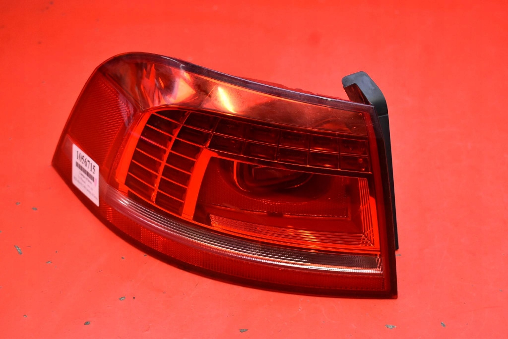 light left rear part rear 3AF945207B VW PASSAT B7 KOMBI 10-15