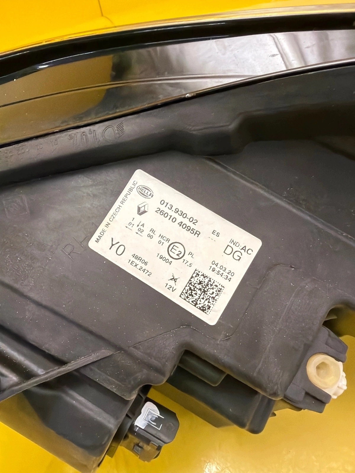 light right front Renault Captur II 2019- Full Led 260104095R
