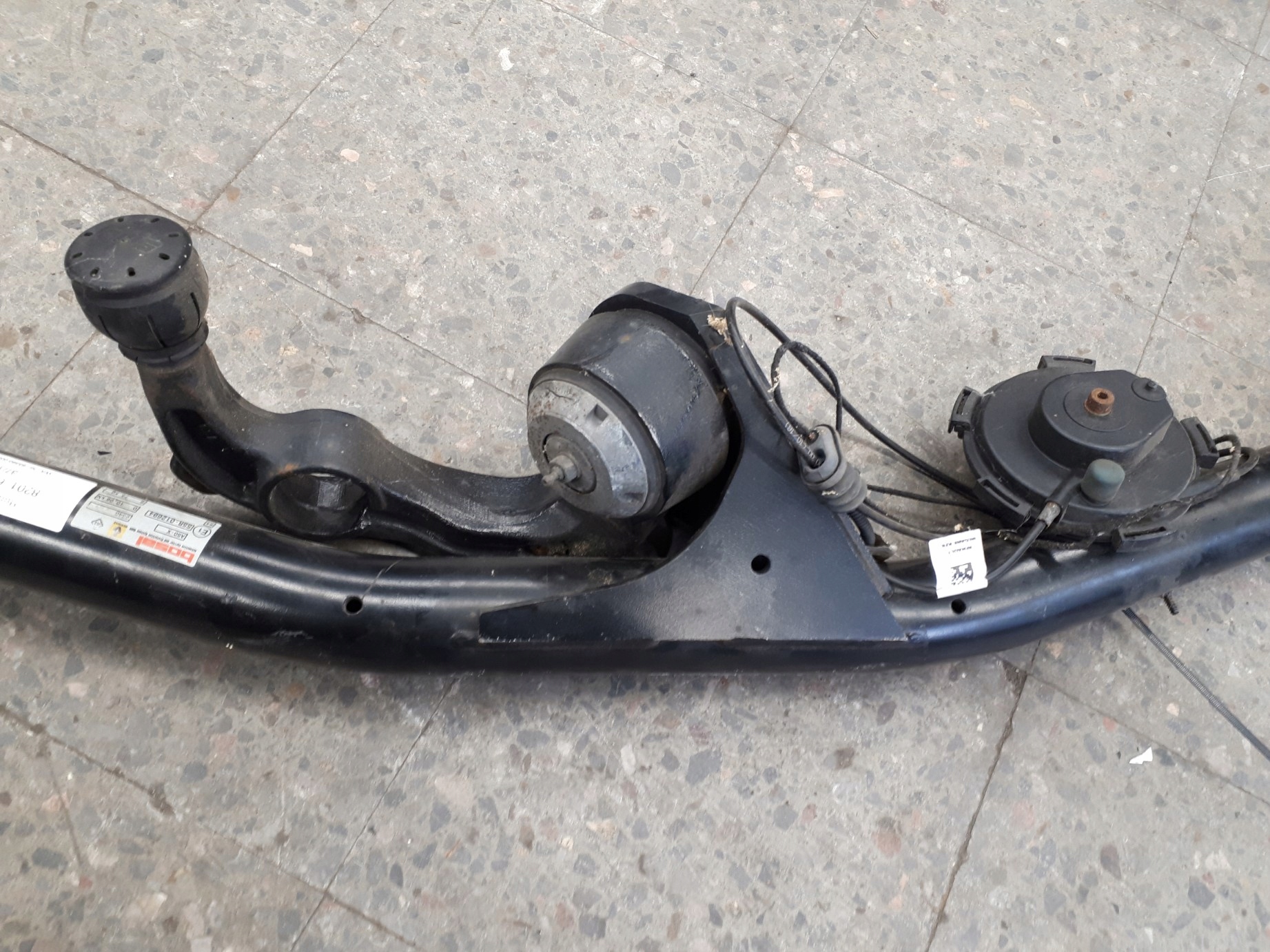 8201630479 Hak holowniczy RENAULT MEGANE IV Rodzaj kuli Wypinana ukośnie