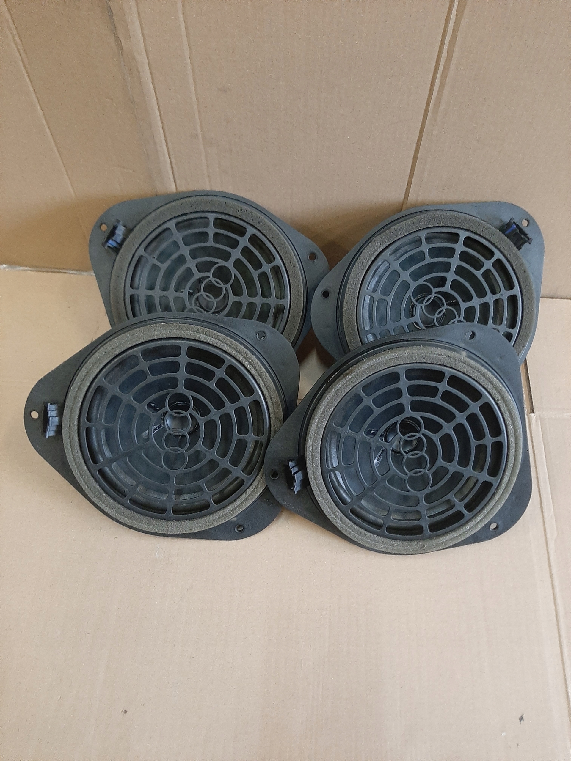 AUDI A5 8T speaker bang OLUFSEN rear part 8T0035411A