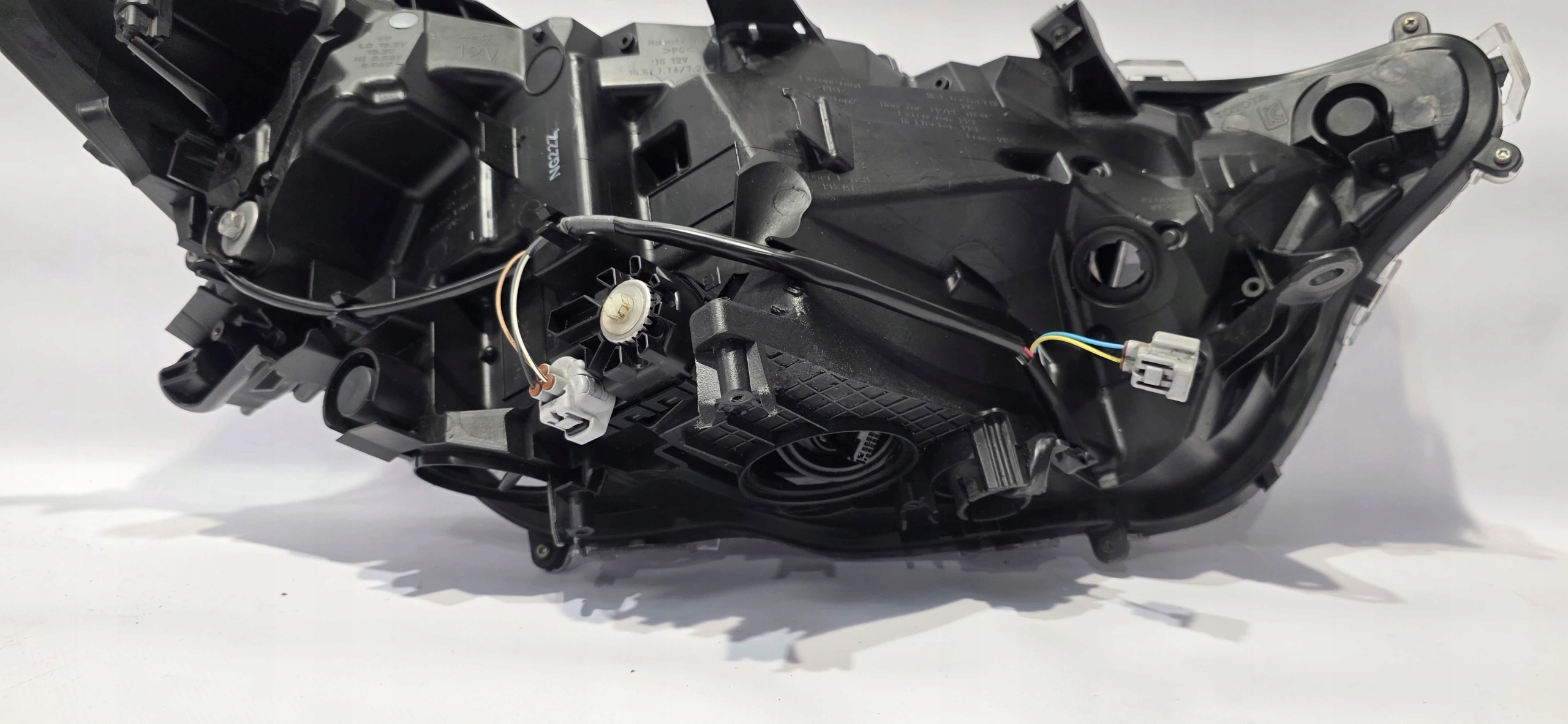 light left front FULL LED TOYOTA RAV4 V 18- original EUROPA STANLEY 42-88