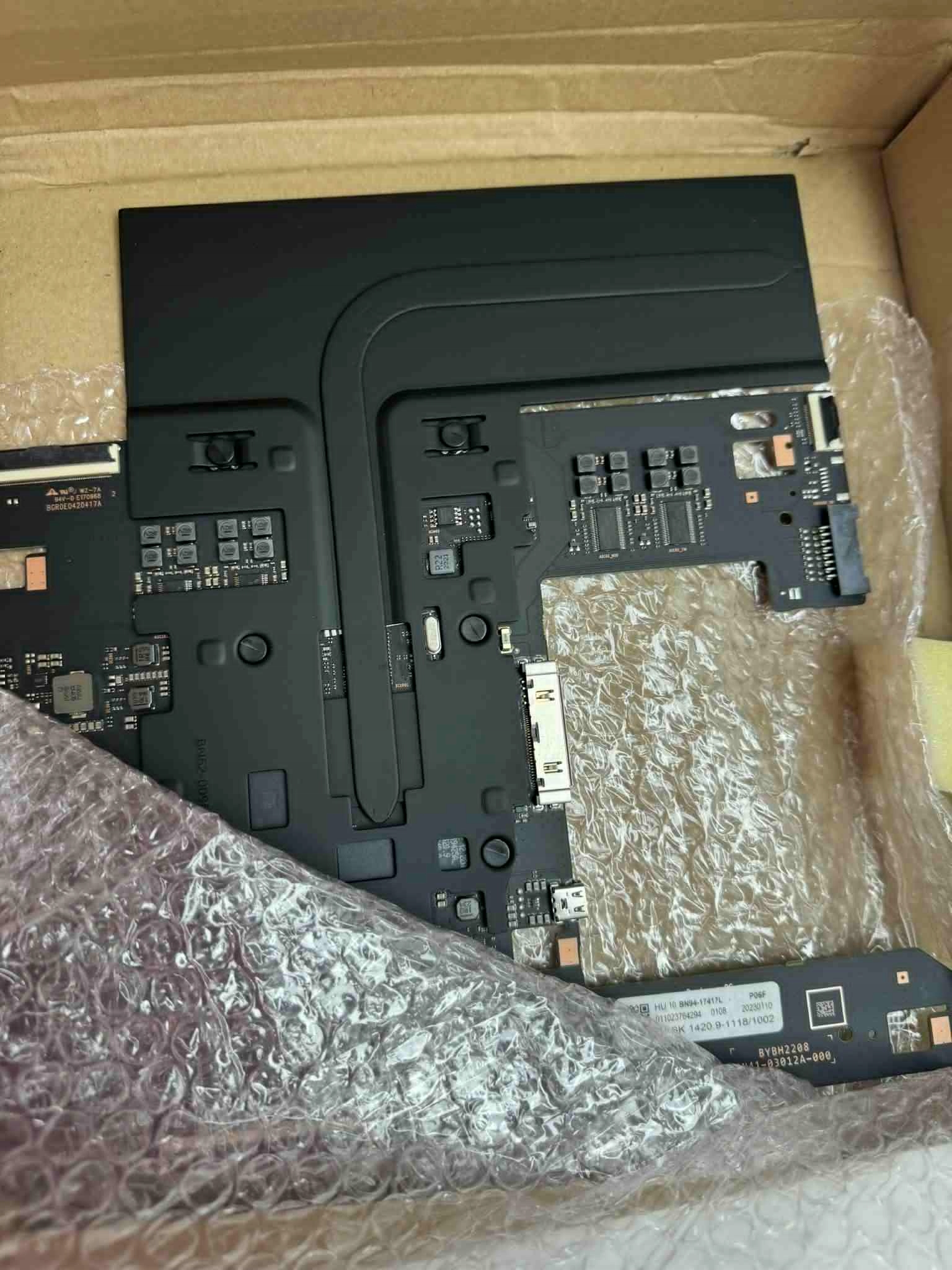 Samsung BN94-17417L hlavní deska Pcb Av) pro televizor Samsung QN95BC