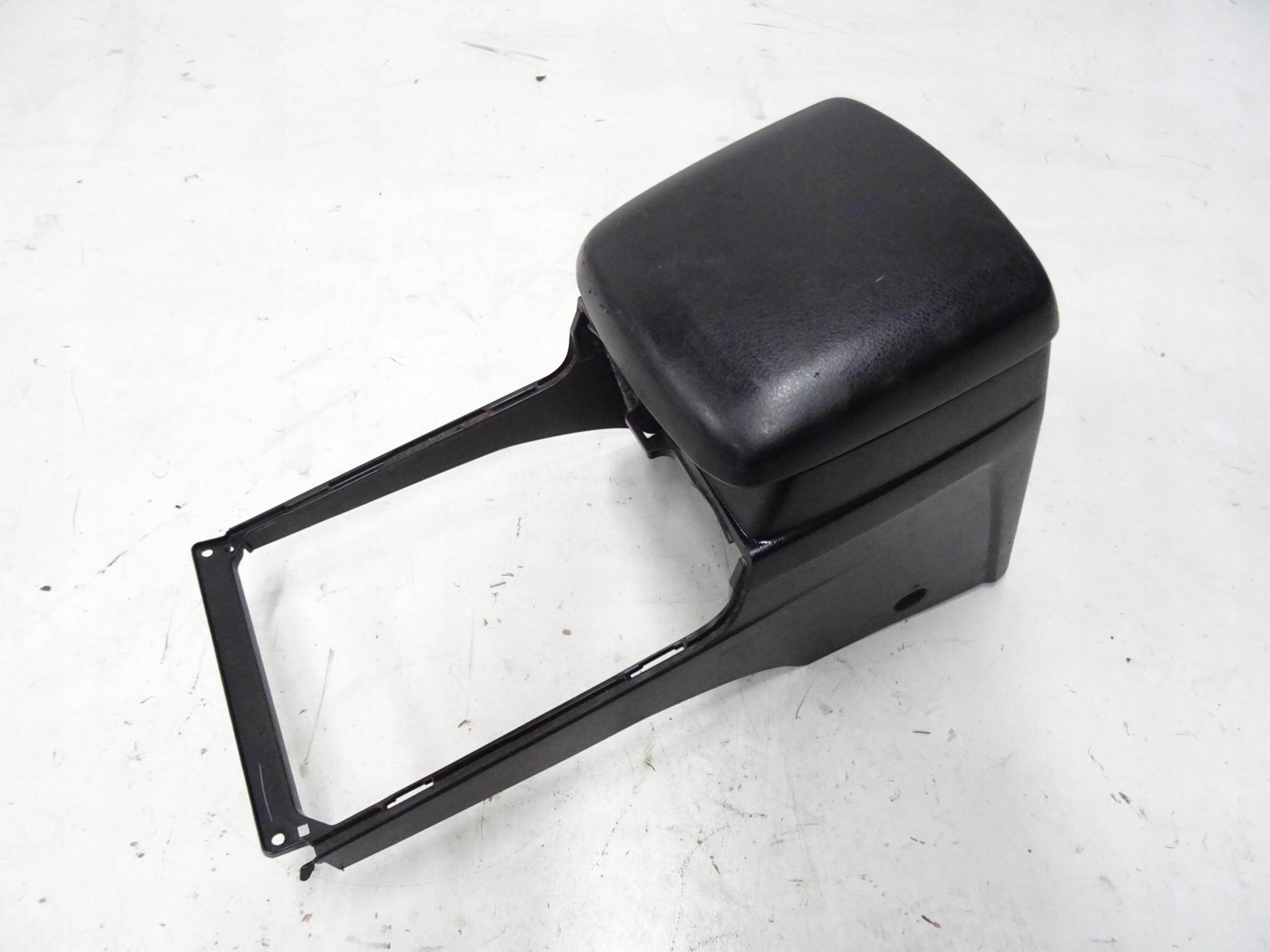 75910-64J0 - SUZUKI GRAND VITARA II ПІДЛОКІТНИК ТУНЕЛЬ