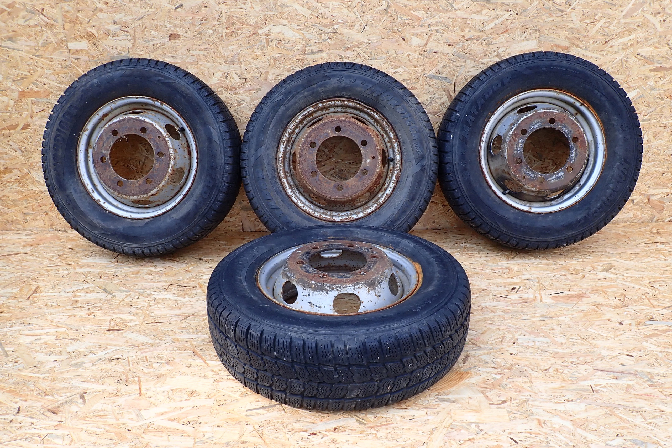 FELGI KOŁA STALOWE FELGA STALOWA VW LT 85-95R BLIŻNIAK 291601027D OPONY Marka Matador