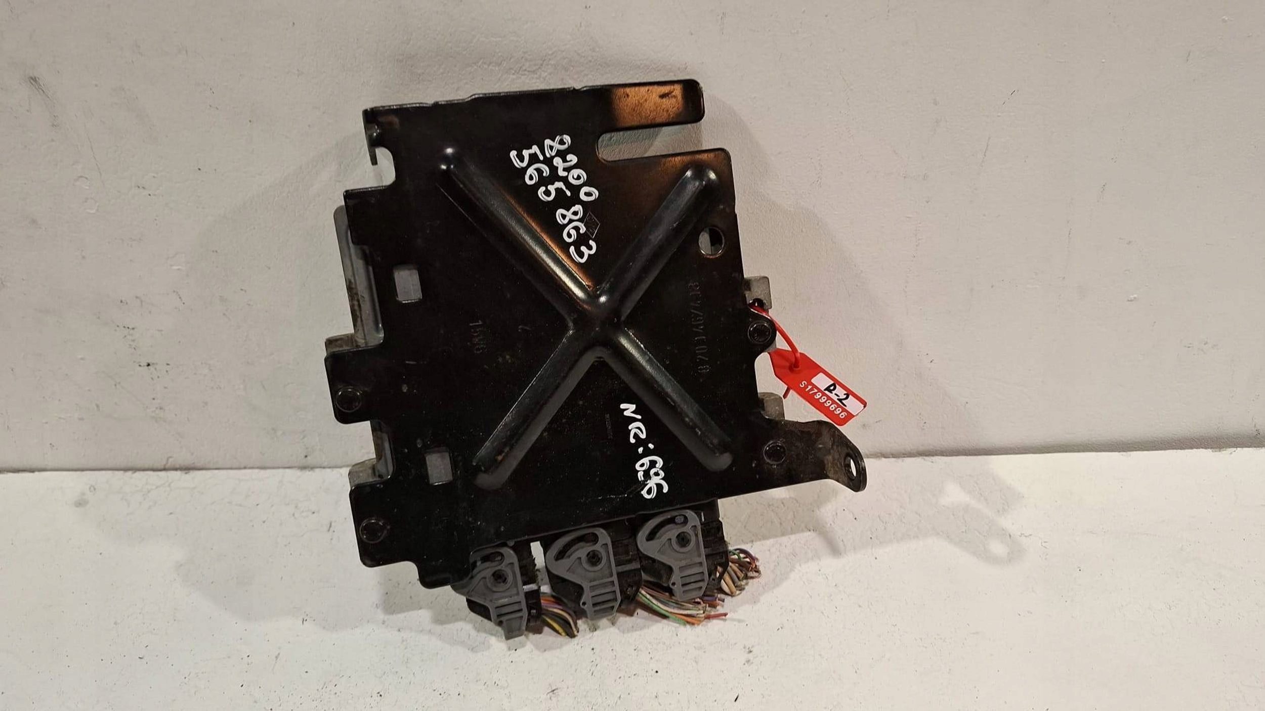 control unit of the engine computer S122326109A Renault Megane II 1.5 DCI