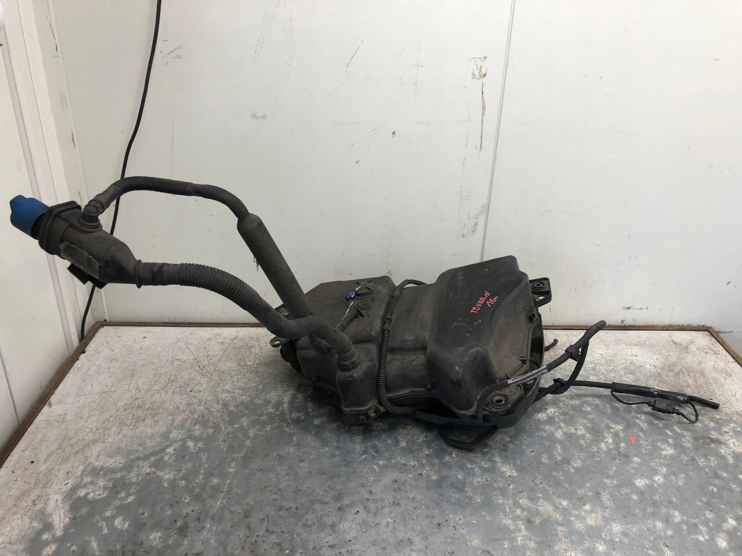 Behälter ADBLUE VW TOURAN III 5QA131877B