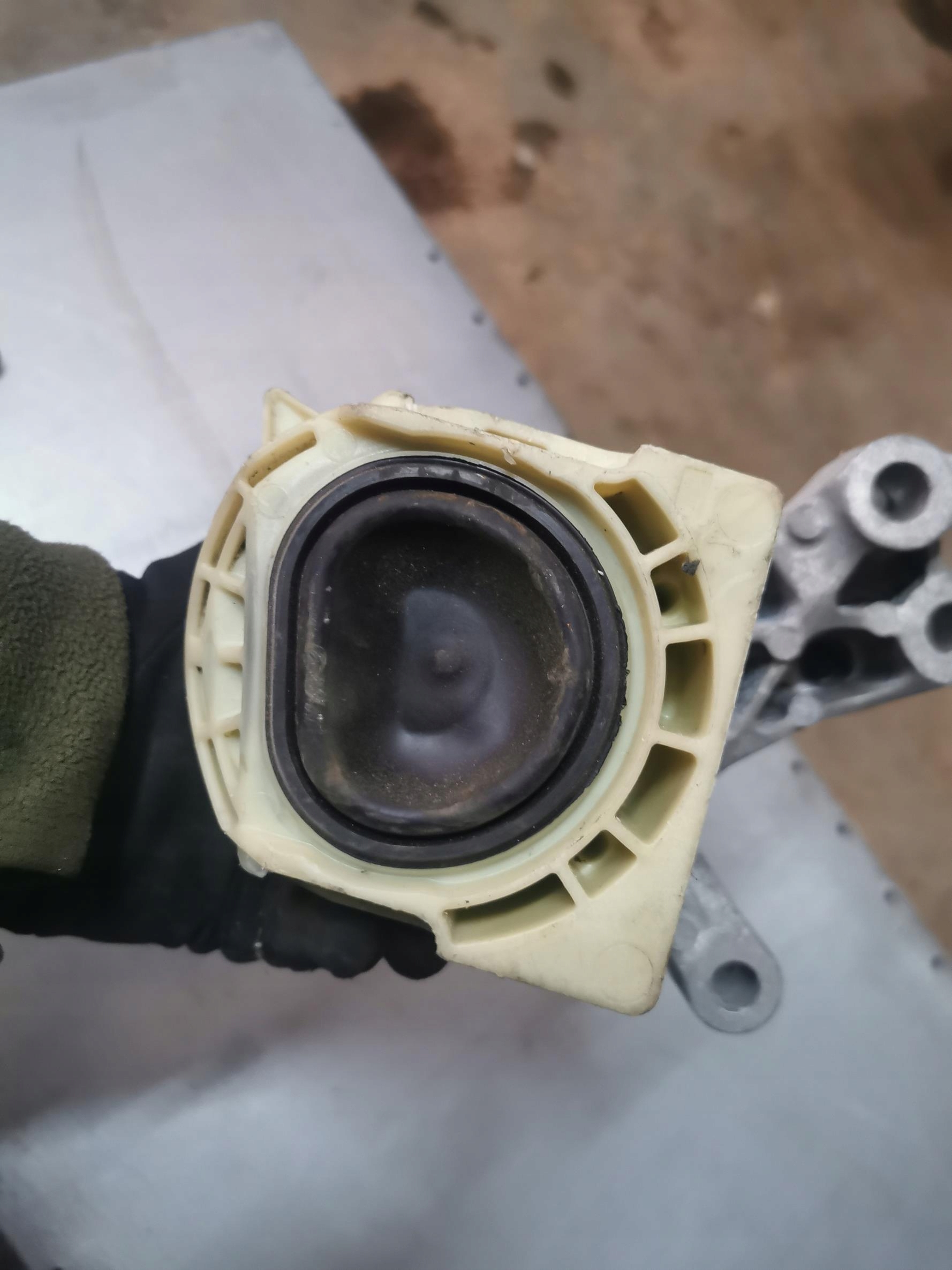 holder engine mount RENAULT MEGANE III 1.2 TCE 112846263R