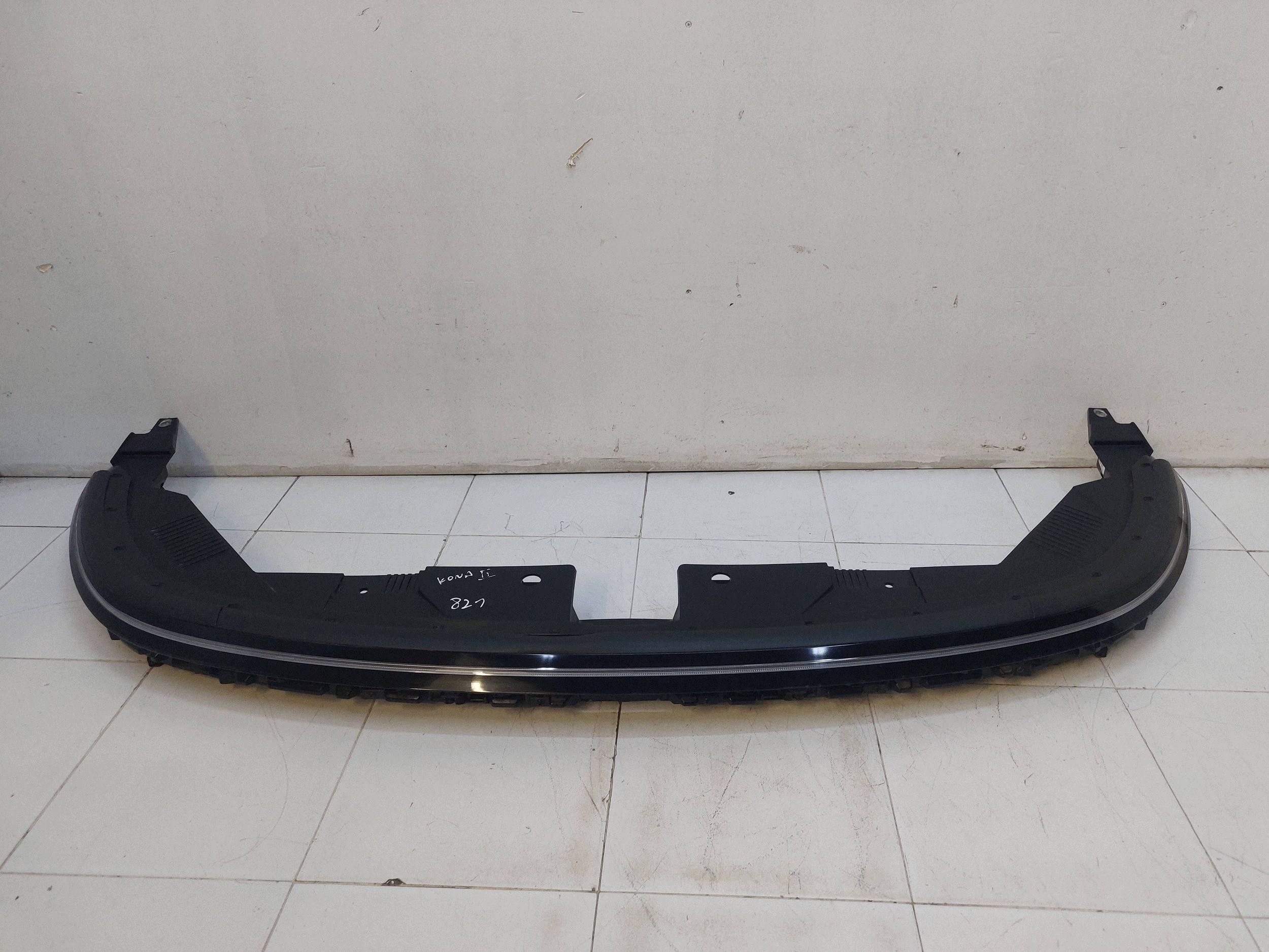 HYUNDAI KONA II 23r> light DRL LED front upper 5 vertical original 92209BF