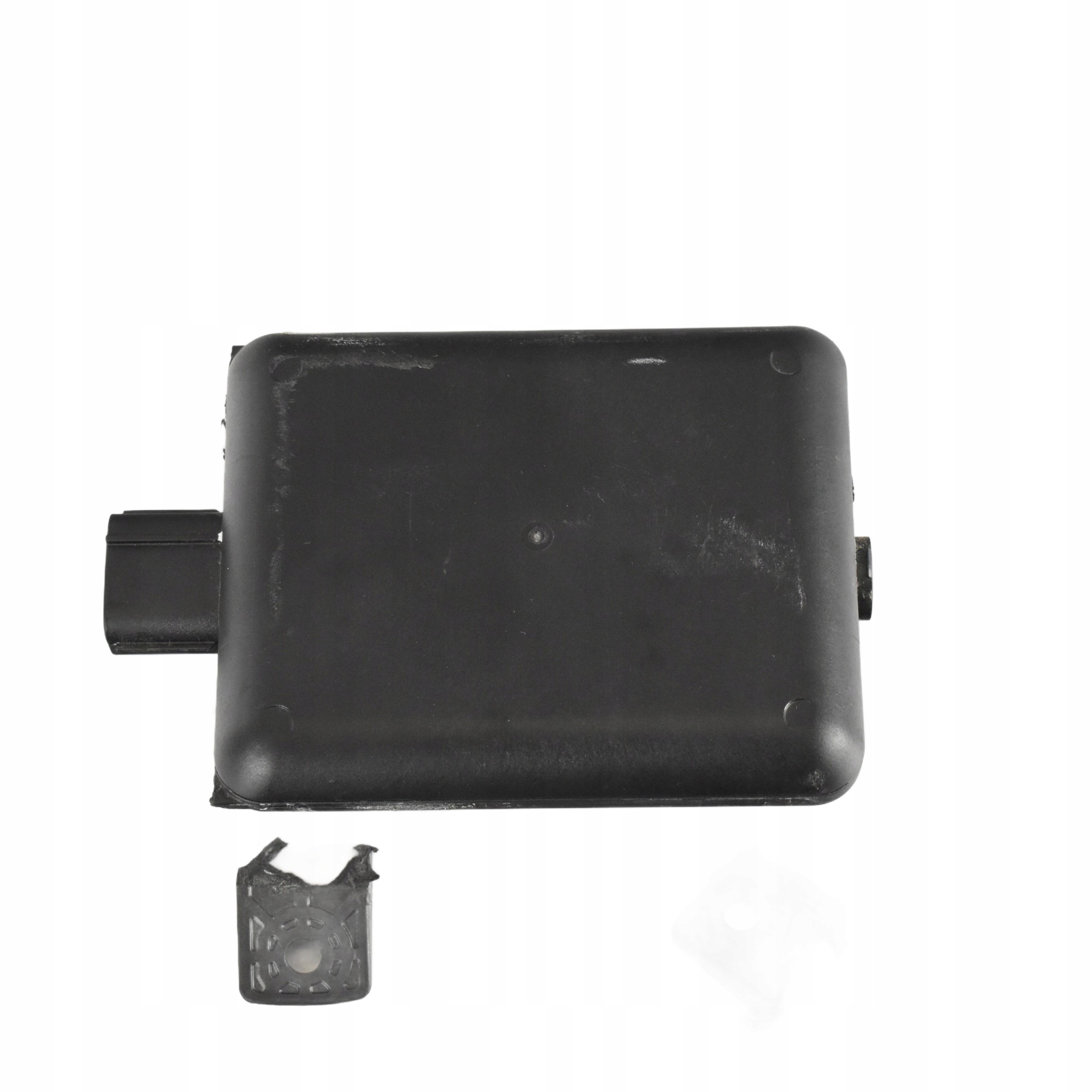 задний правый D24H-67Y80F mazda 2 DJ DL РЕСТАЙЛИНГ CX3