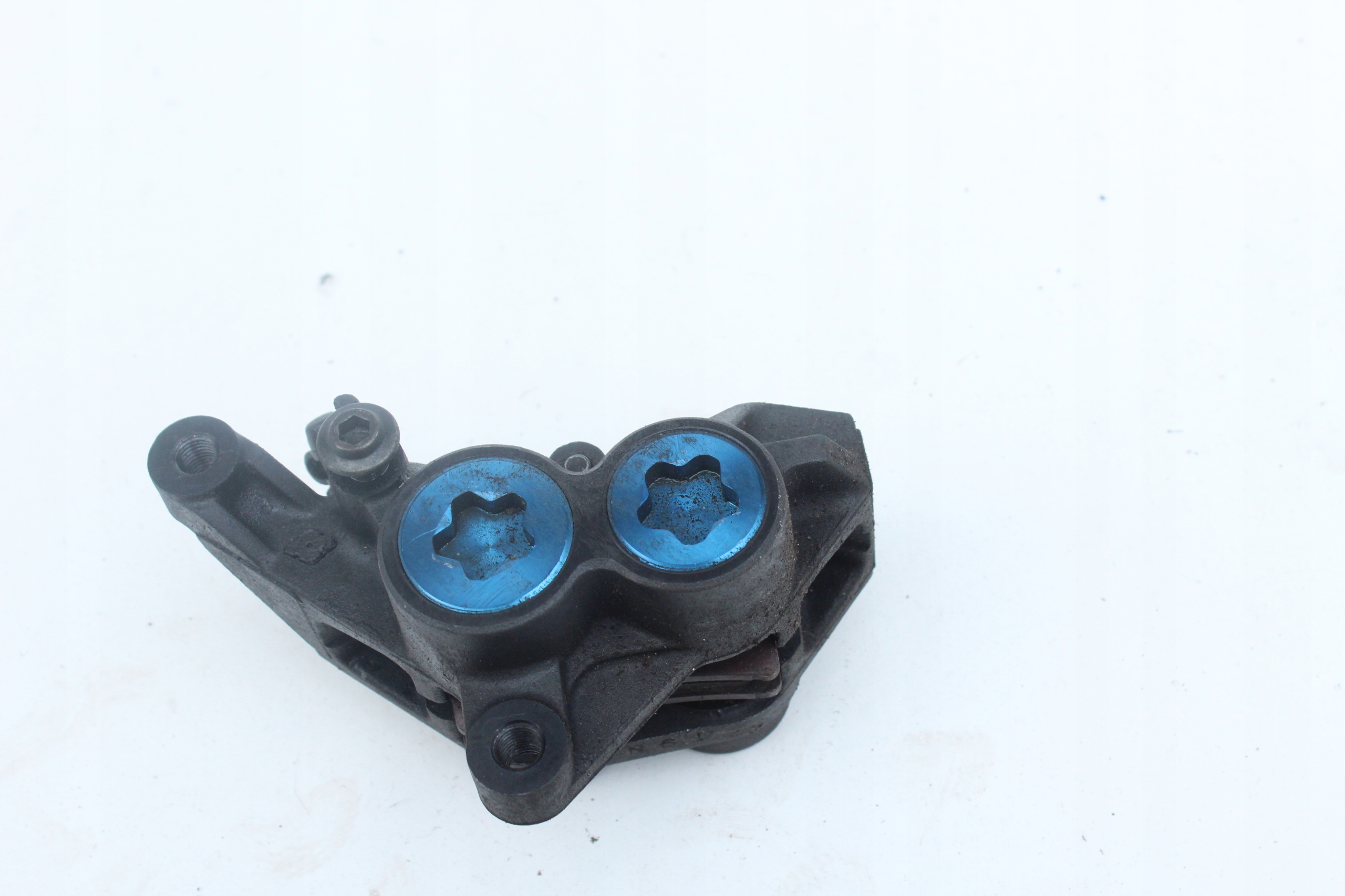 Yamaha YZF R6 rj03 гальмівний супорт передній лівий