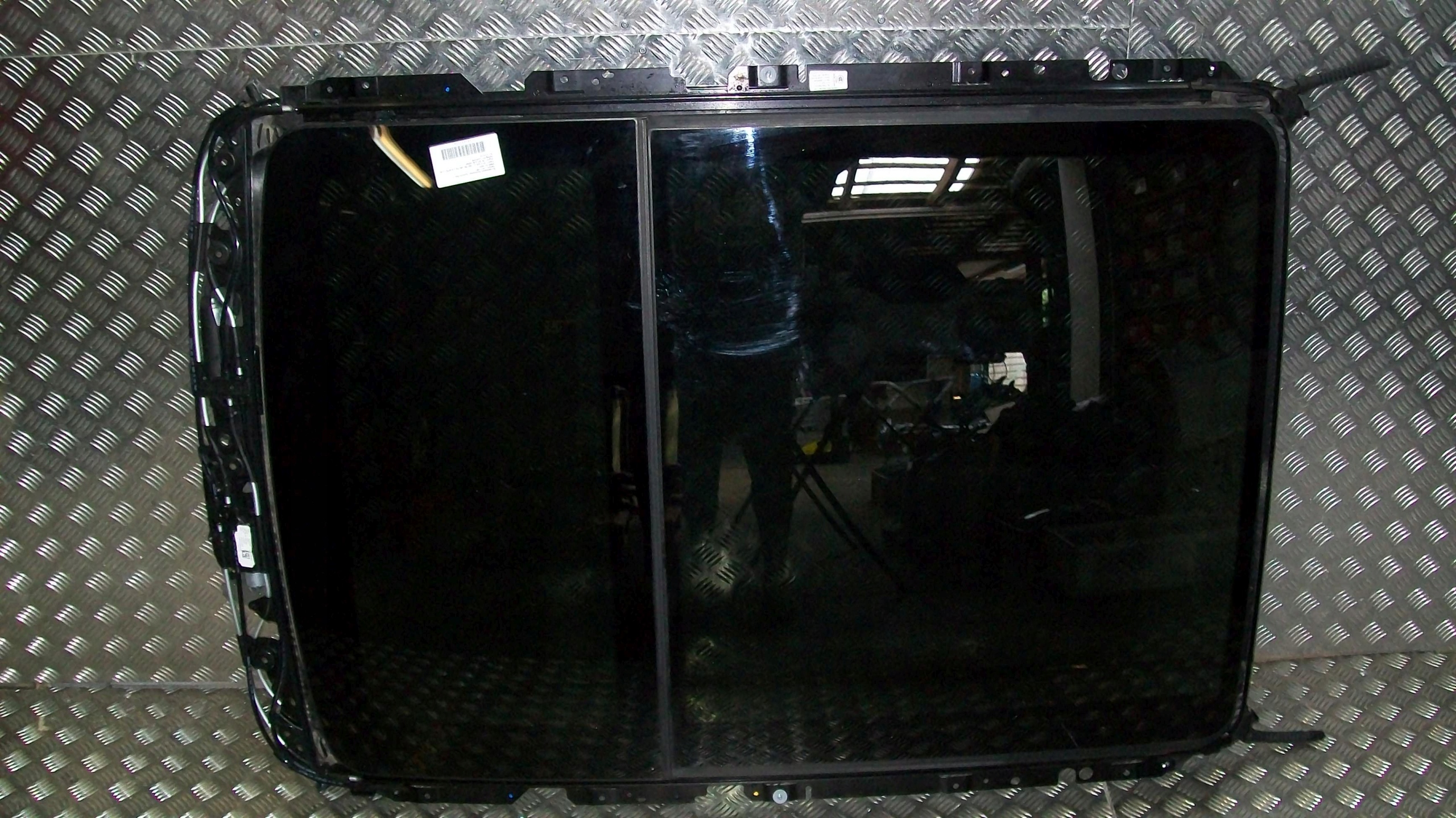 9448561 - BMW X7 G07 панорамный люк на крыше