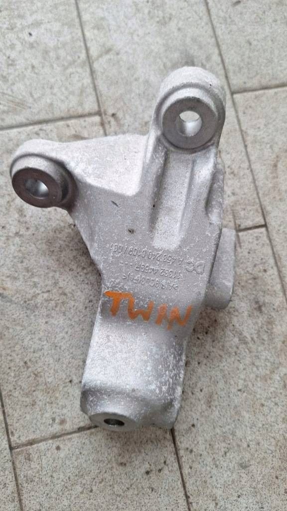 engine mount Renault Twingo III 113324469R