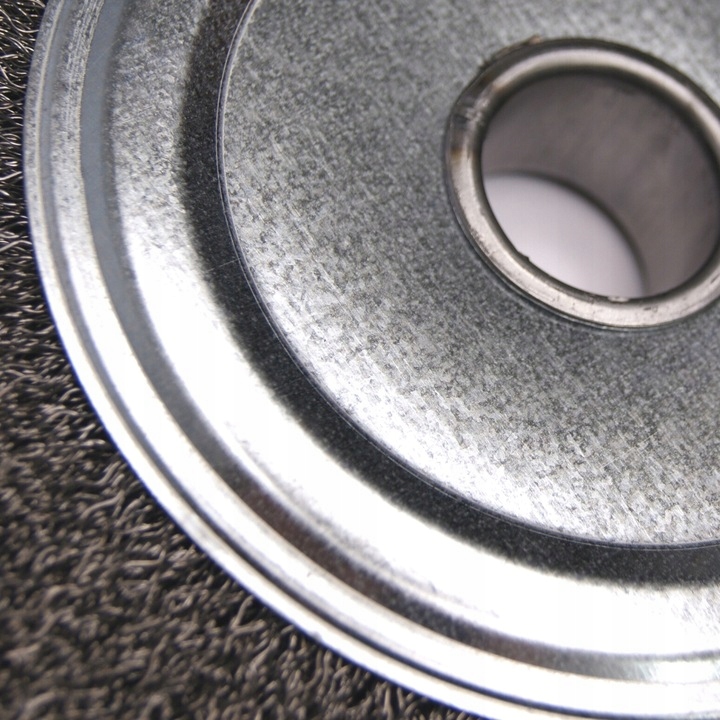 SZCZOTKA DRUCIANA TARCZOWA FI300 Z OTWOREM 32mm Marka Szczotex