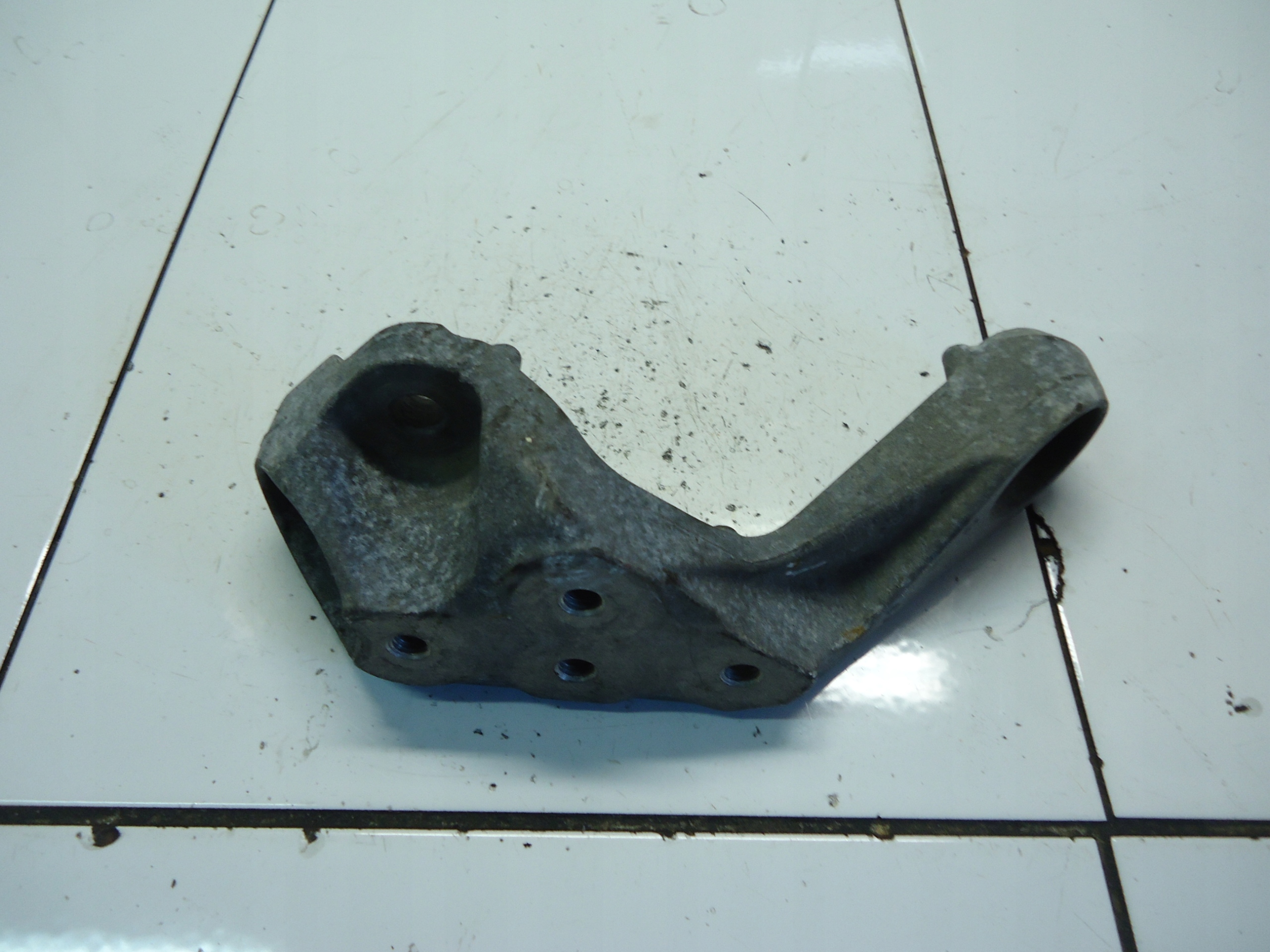 OPEL ASTRA IV J 1.6CDTI B16DTH engine mount 42364943