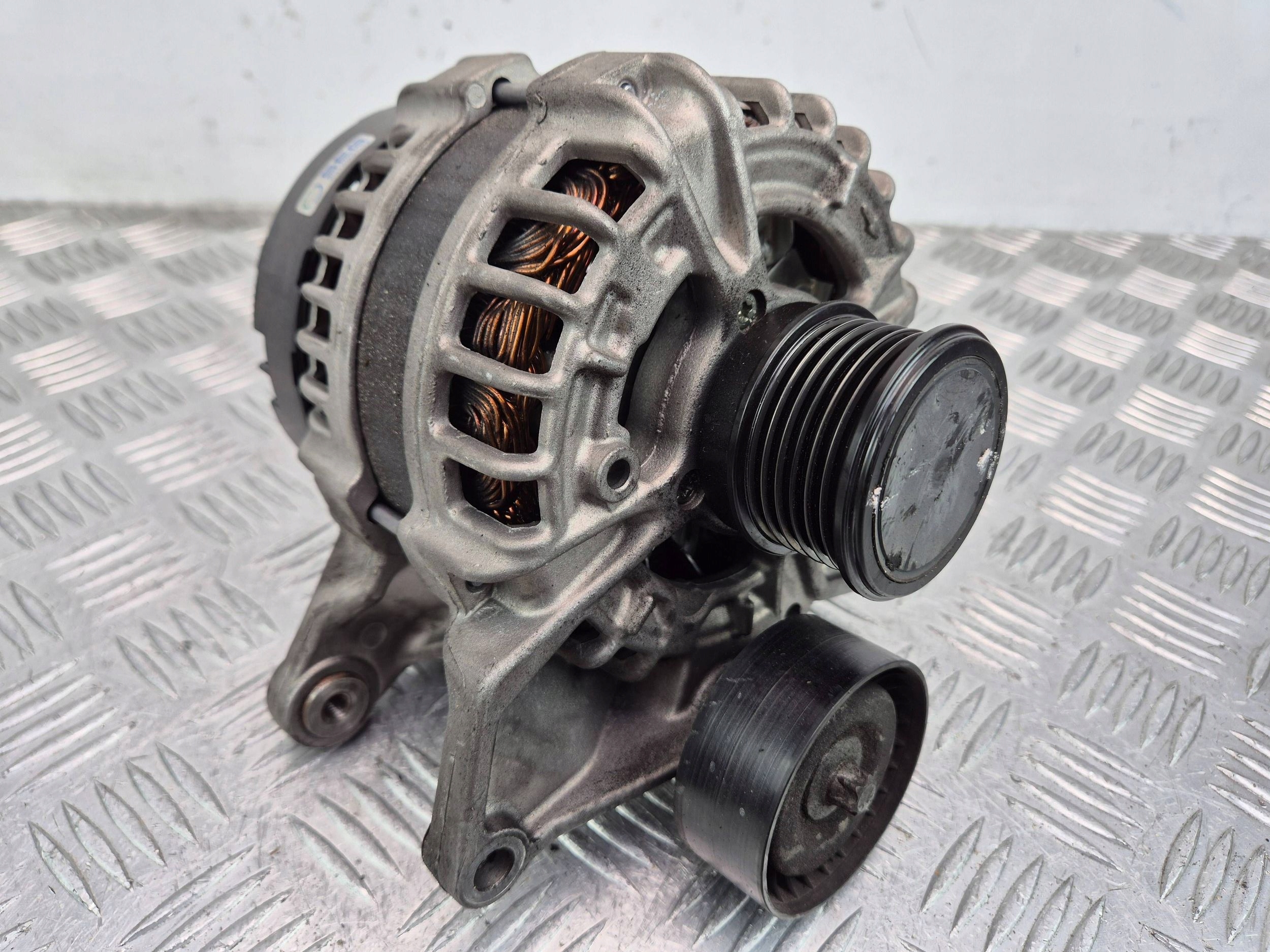 Mercedes E250 CGI W212 ALTERNATOR 0125711099