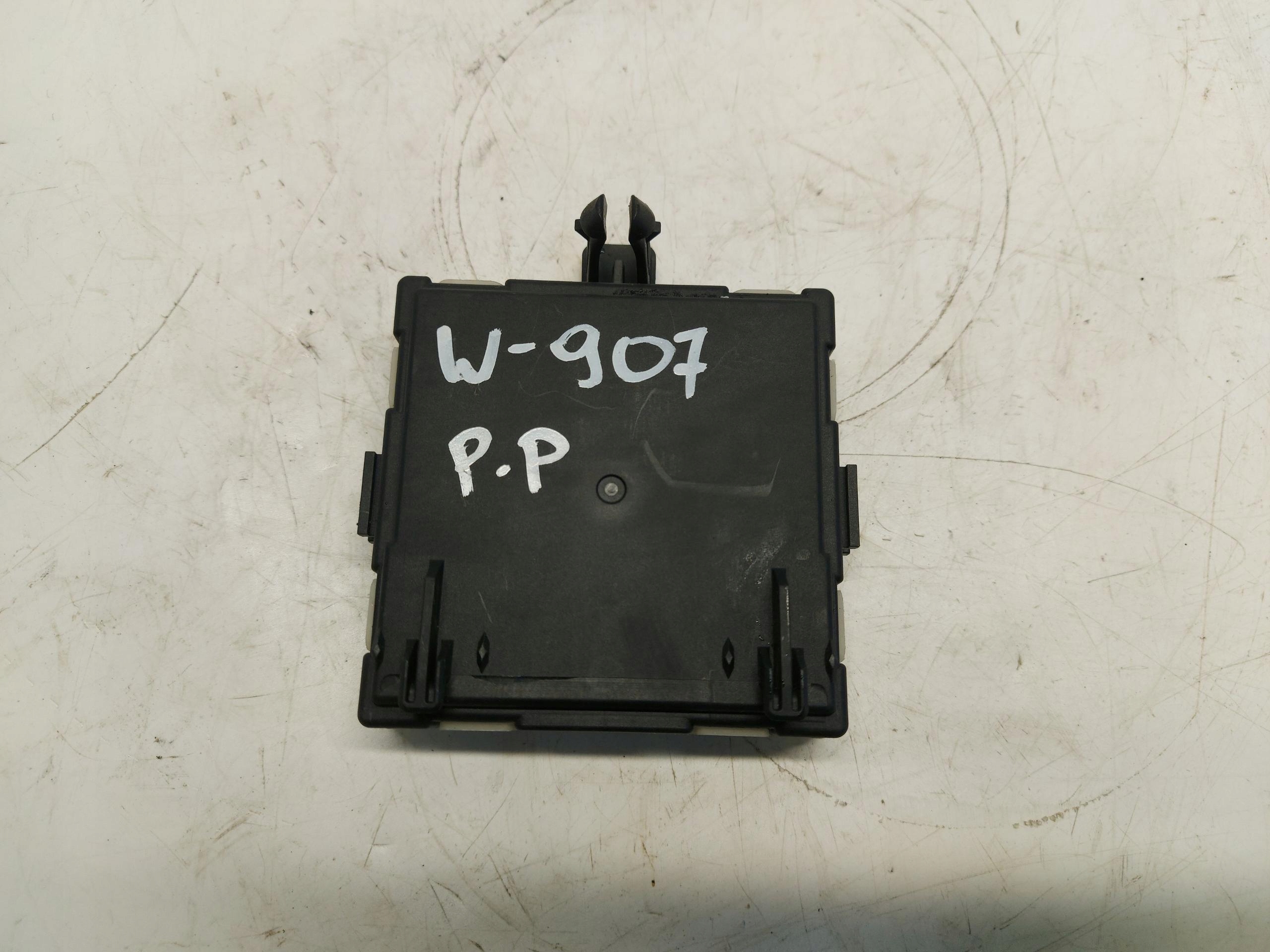 MERCEDES Sprinter W907 module control unit door front right A1679004211