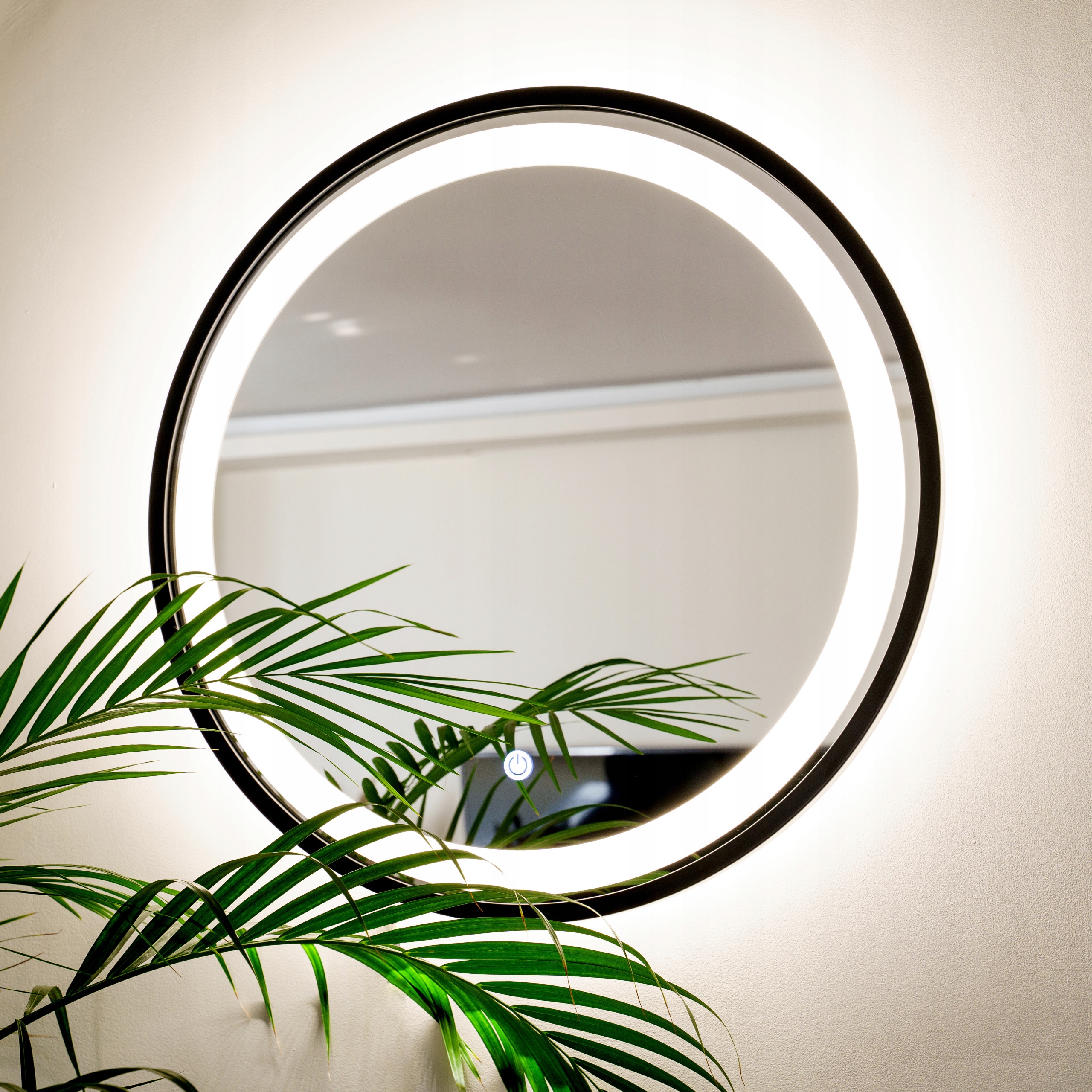 LUSTRO PODŚWIETLANE OKRĄGŁE W CZARNEJ RAMIE 65 CM Kod producenta 5904610029985