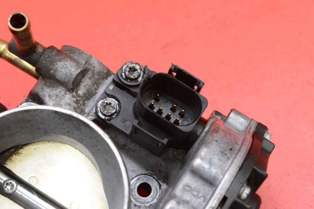 Valvola a farfalla 06A133064J AUDI A3 8L 1.6 8V 101 KM 96-00