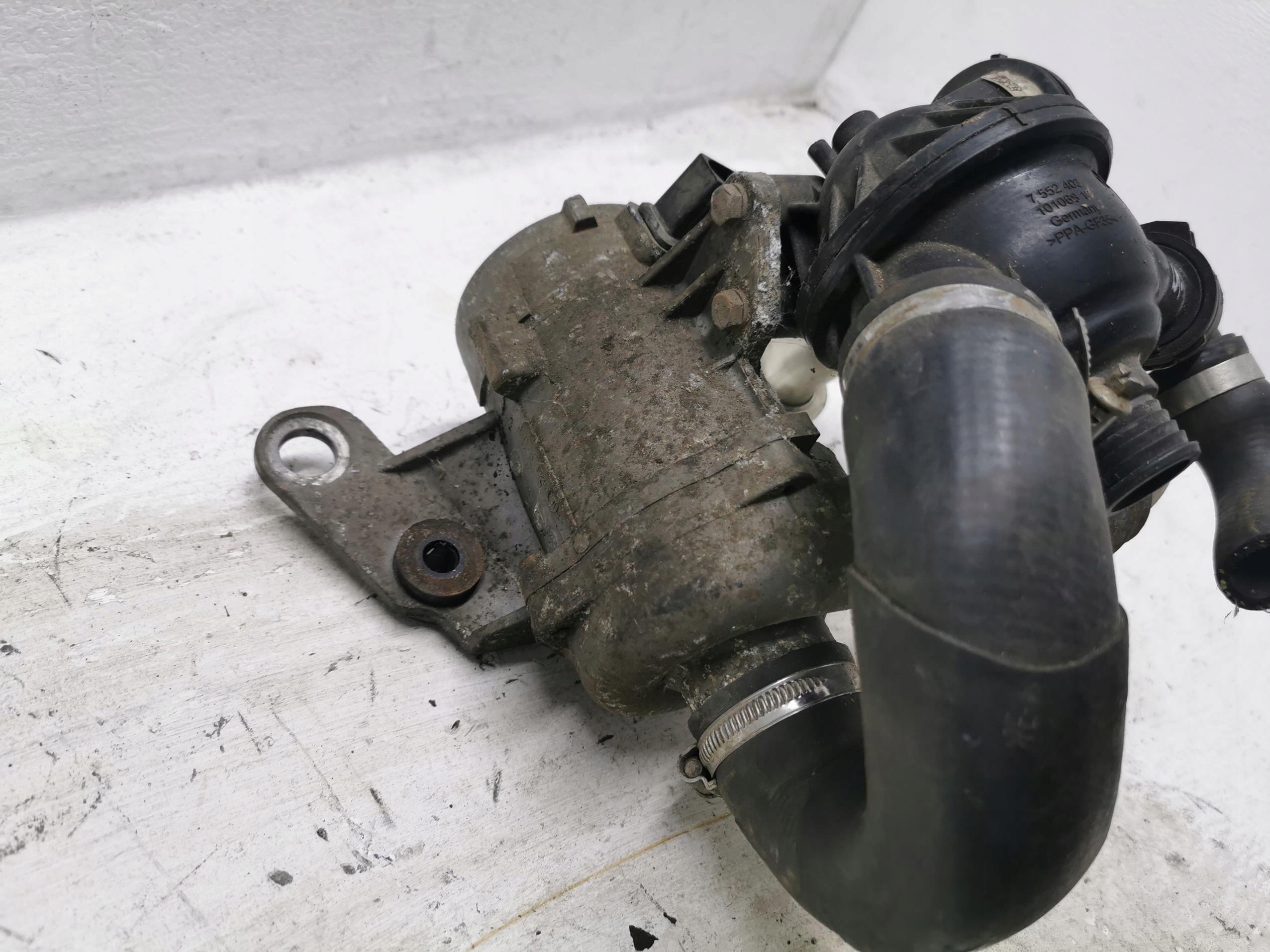 csomag TERMOSTATU BMW SERIA 3 E90 E91 7552403 N43