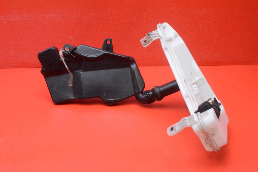 vaschetta serbatoio acqua tergicristalli 4G8955451E AUDI A6 C7 2.0 TDI 136 KM 10-14