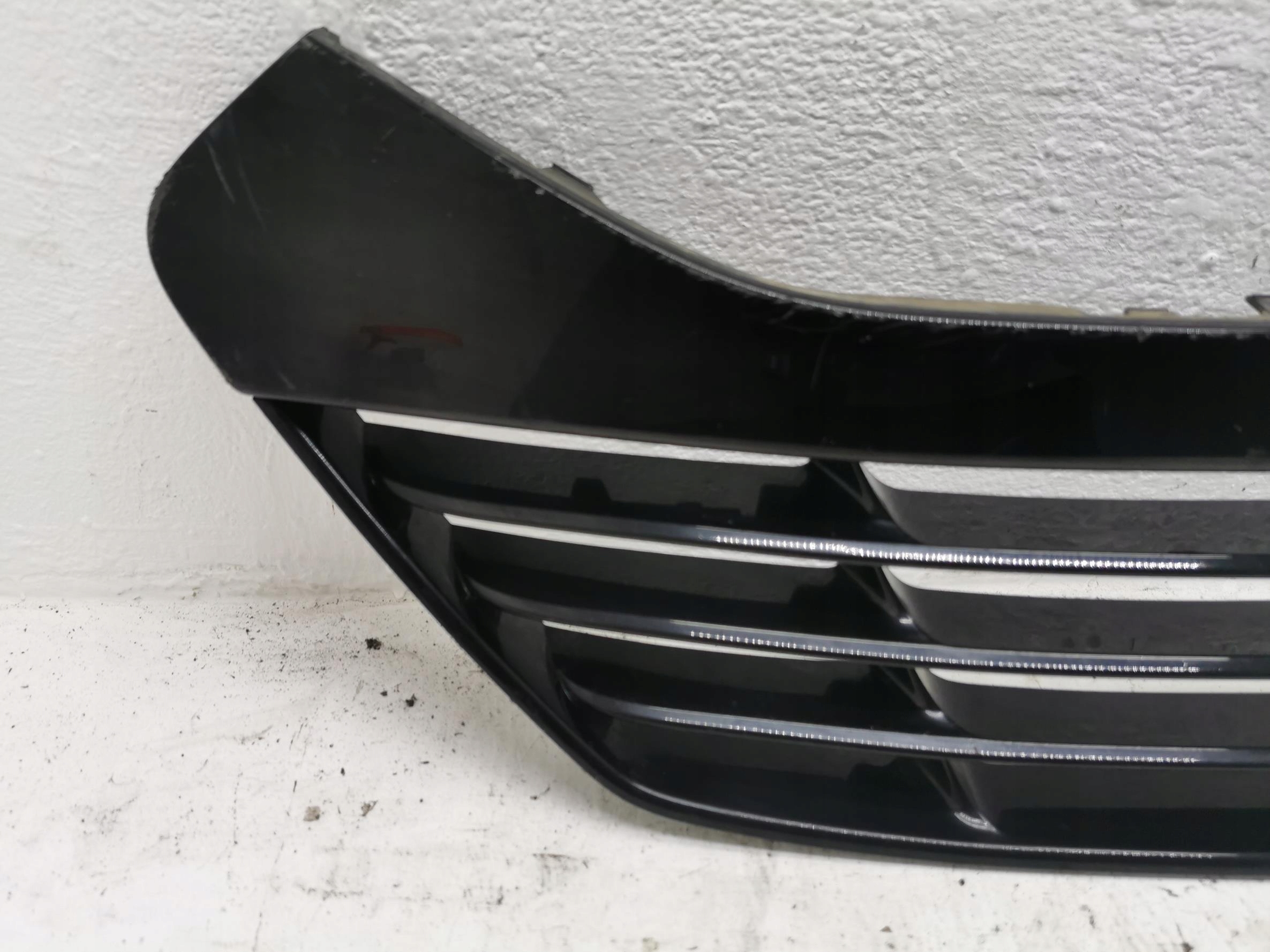 grid of a bumper front HYUNDAI IX35 86550-2Y000