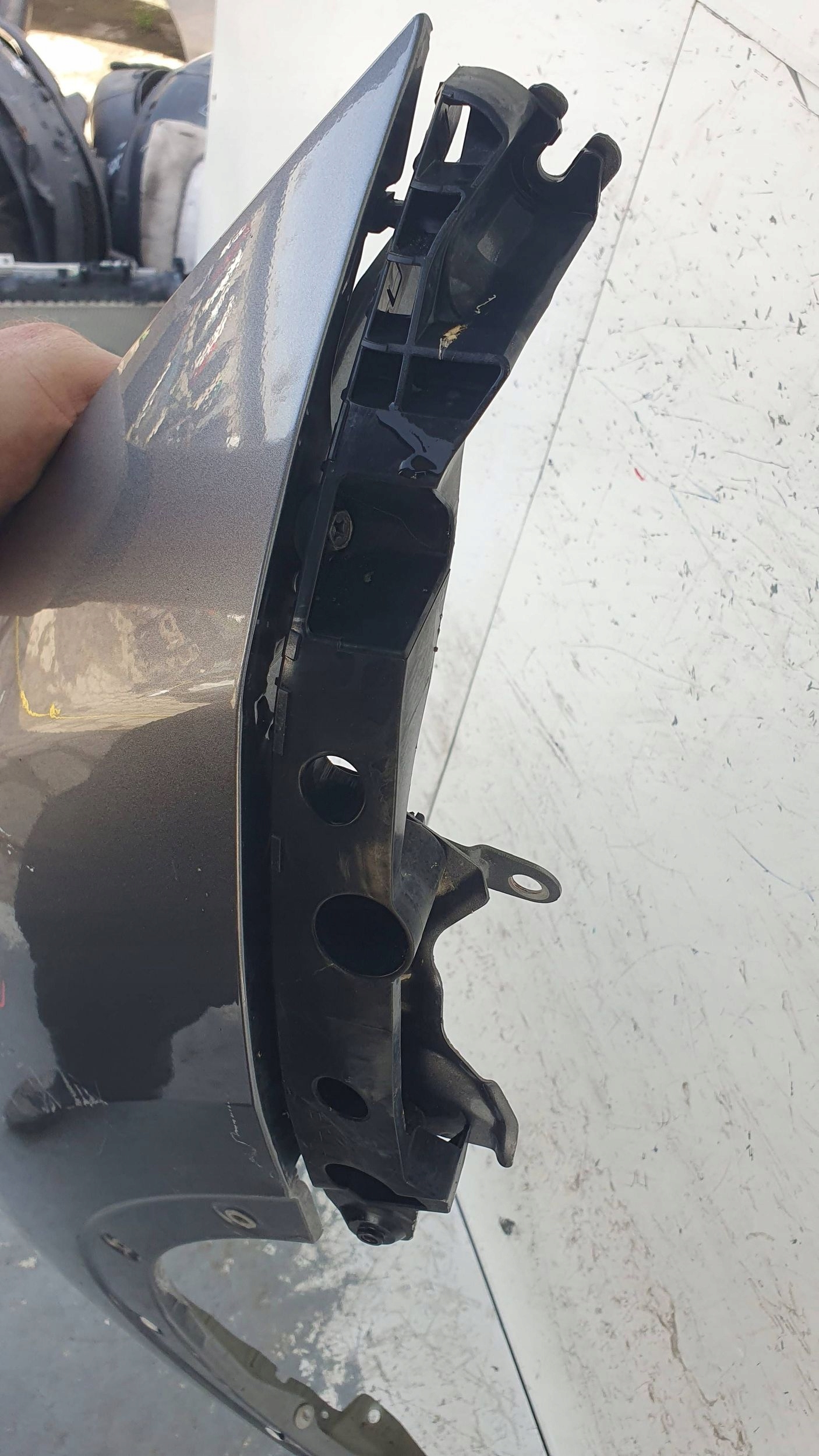 Nissan Juke and 1 F15 10- right fender front front